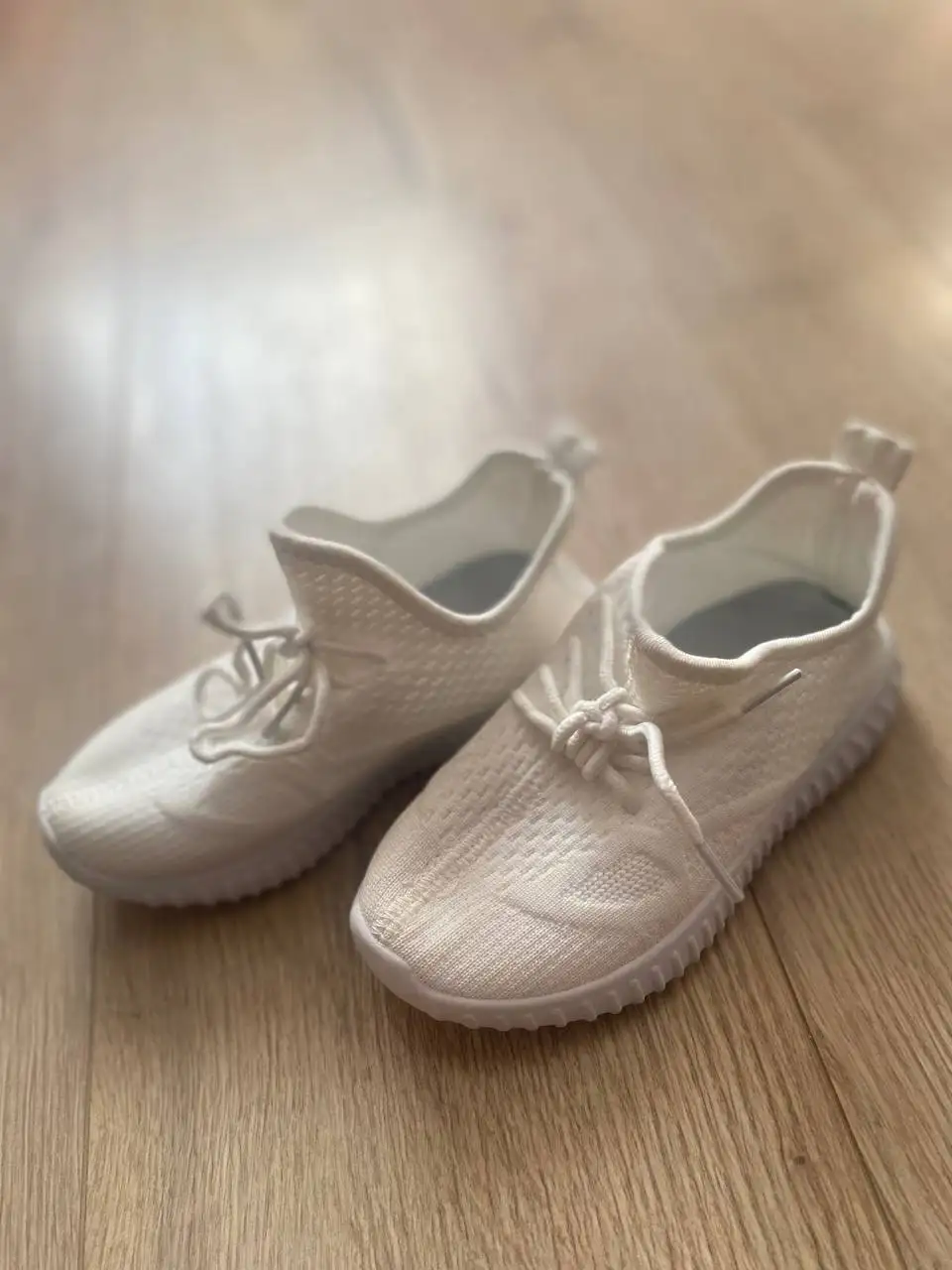 Кроссовки детские б/у Тюмень - Обувь (Одежда) в Тюмень