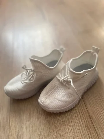 Кроссовки детские б/у Тюмень - Трикотаж в Тюмень