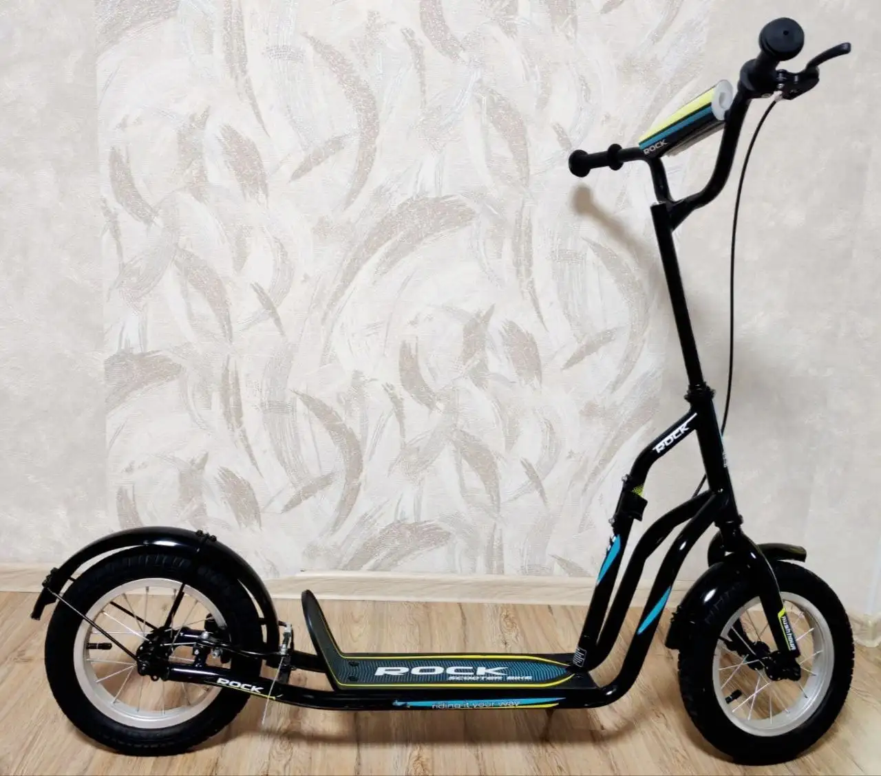 Самокат детский в отличном состоянии - Самокаты (Хобби и отдых) в Тюмень