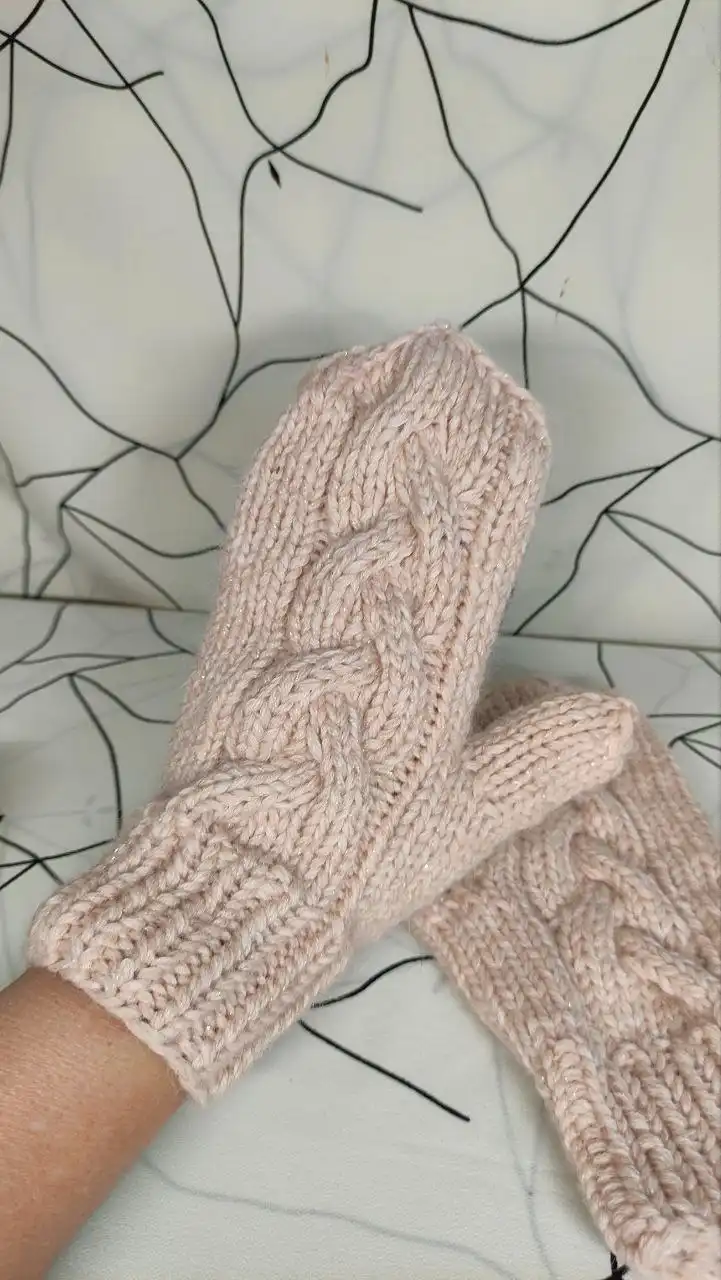 Варежки из ангоры на заказ