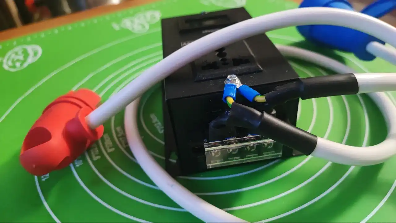 Регулятор мощности для электроприборов с проводами