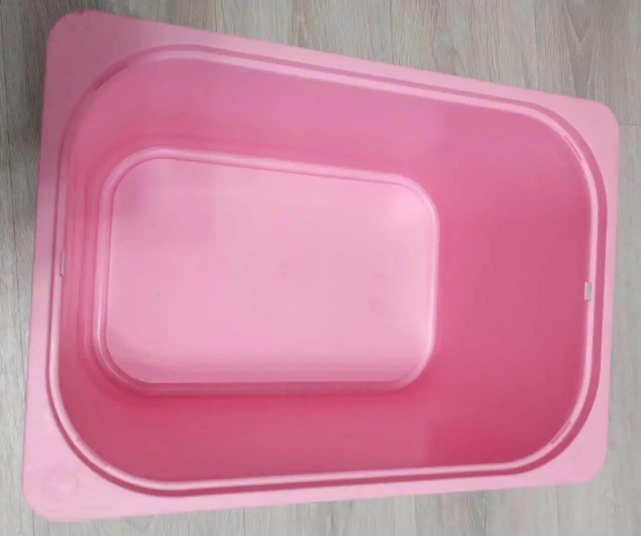 Пластиковый контейнер