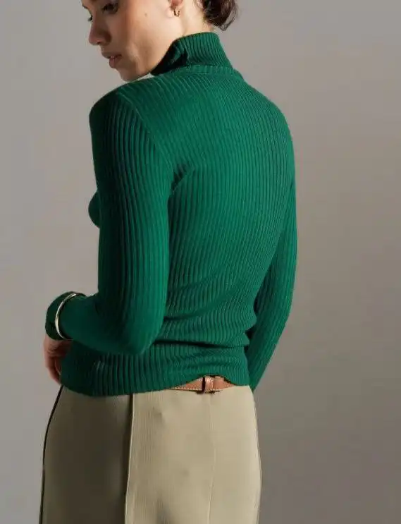 Женская водолазка в рубчик лапша с высоким воротом - Женская одежда (Одежда) в Сургут