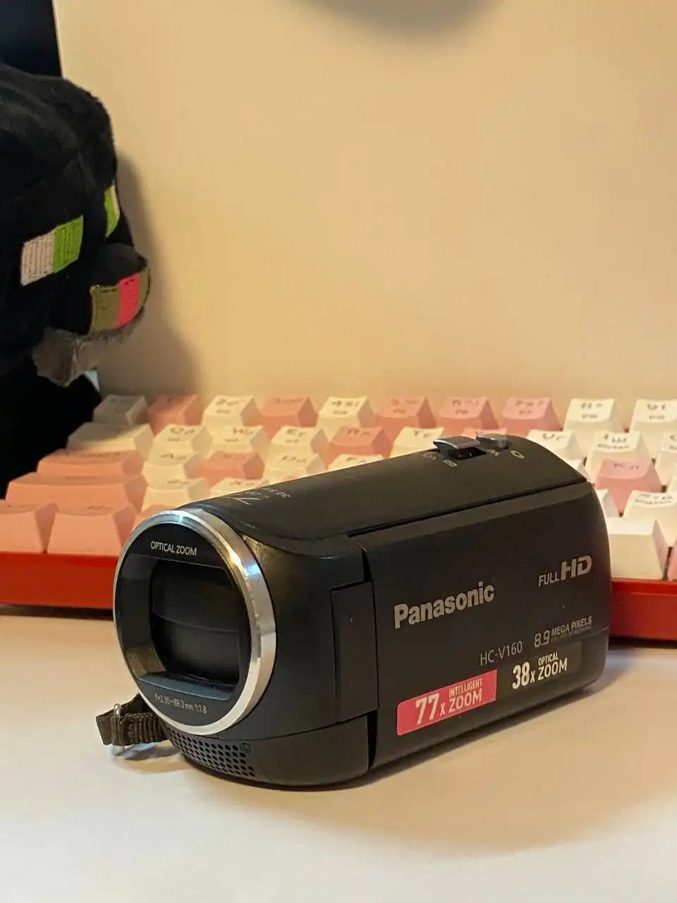 Продам видеокамеру Panasonic HC-V160 - Видеокамеры (Электроника) в Сургут