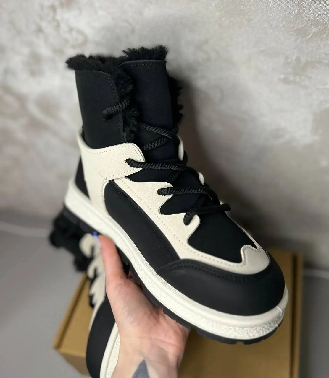 Продам женские зимние ботики - Обувь (Одежда) в Сургут