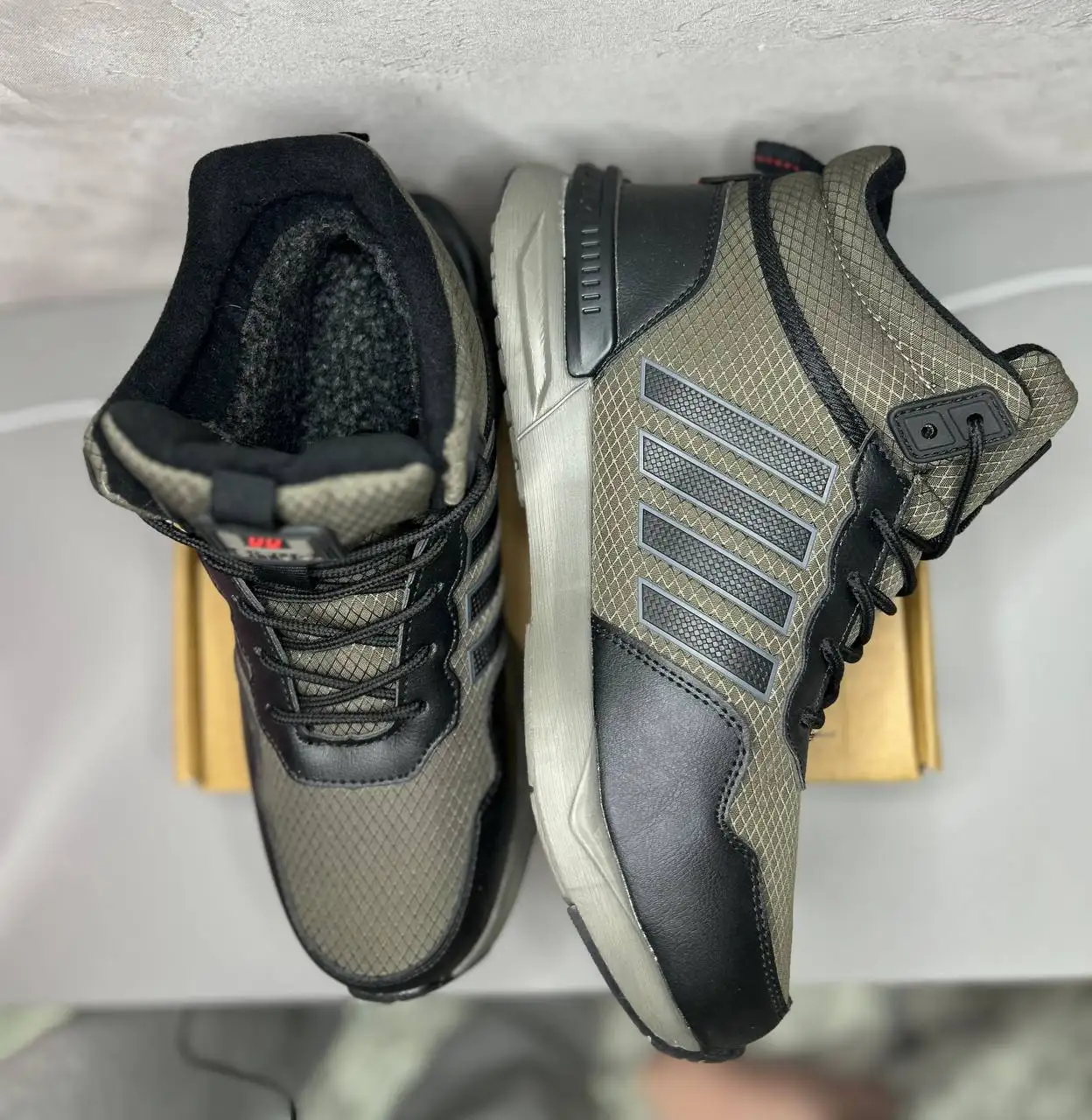 Новые мужские зимние кроссовки с шерстью внутри - Обувь (Одежда) в Сургут