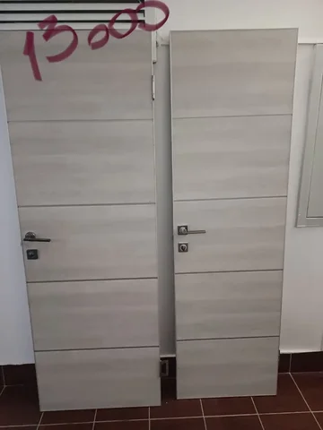 Продам двери качественные с ручками и замками - Для дома и дачи в Сургут