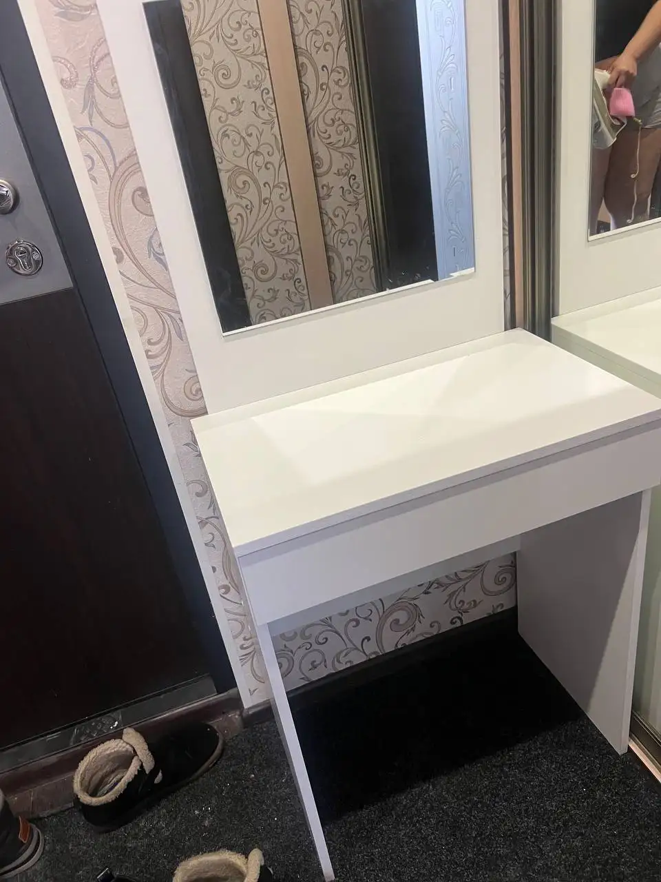 Туалетный и письменный столы в отличном состоянии - Мебель (Для дома и дачи) в Сургут