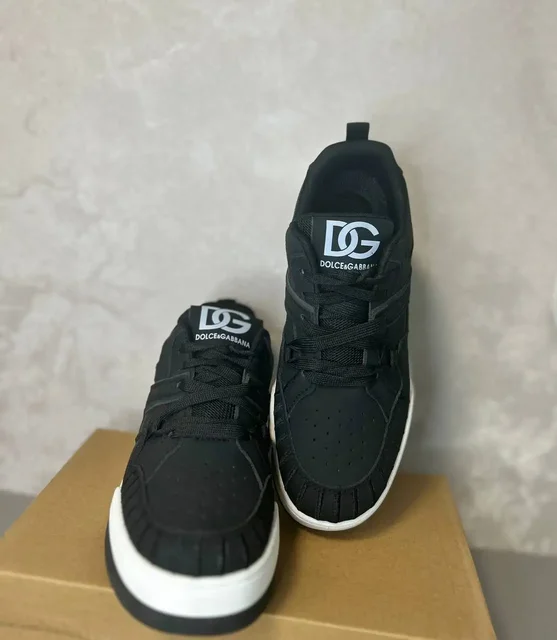 Мужские и женские кроссовки разных брендов в Сургуте - Сумки в Сургут