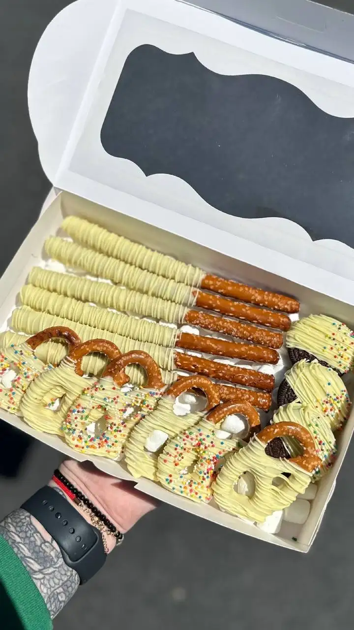 Клубника в шоколаде и сладкие боксы ручной работы - Сладости (Барахолка) в Нефтеюганск