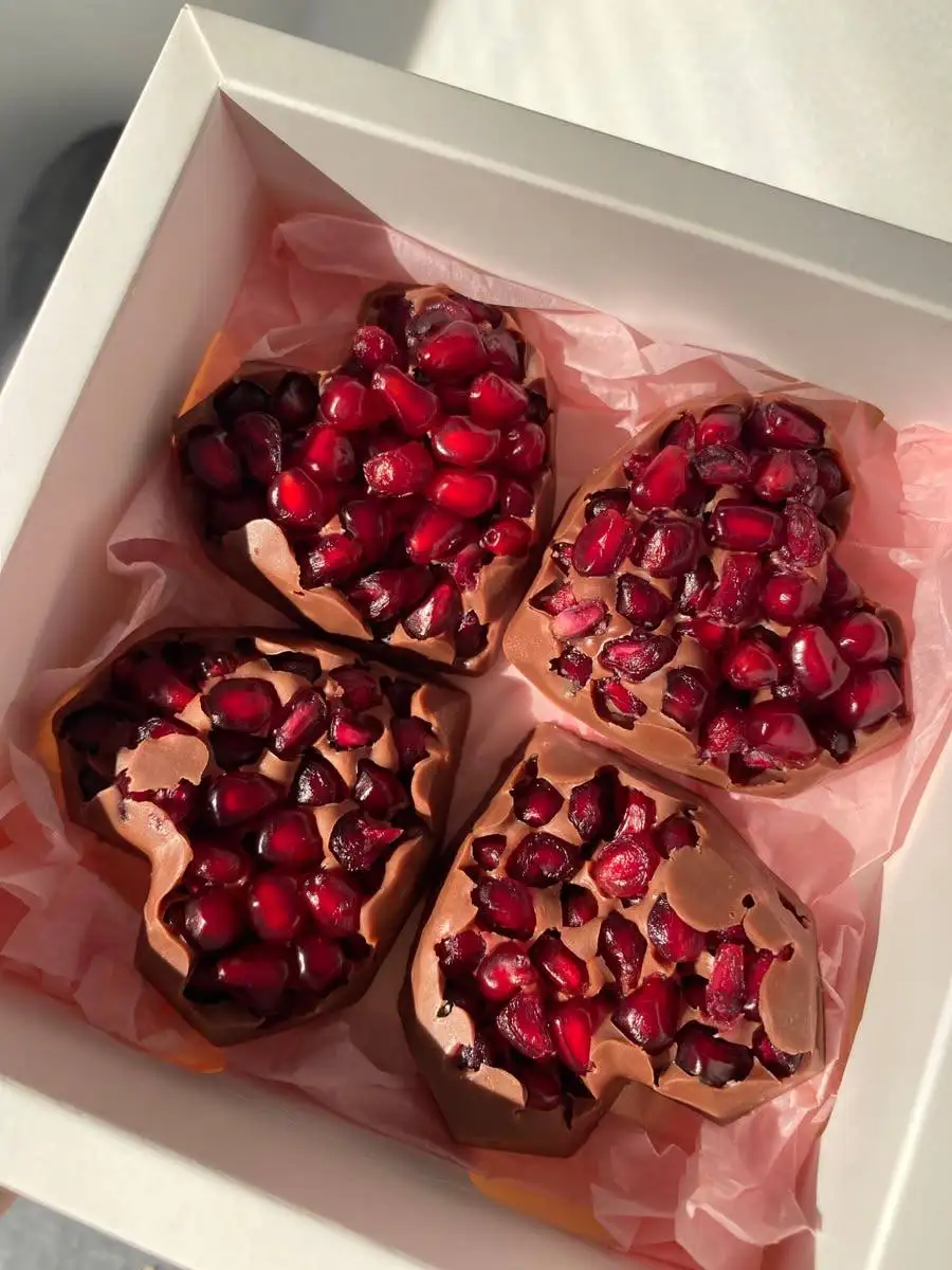 Клубника в шоколаде и сладкие боксы ручной работы - Сладости (Барахолка) в Нефтеюганск