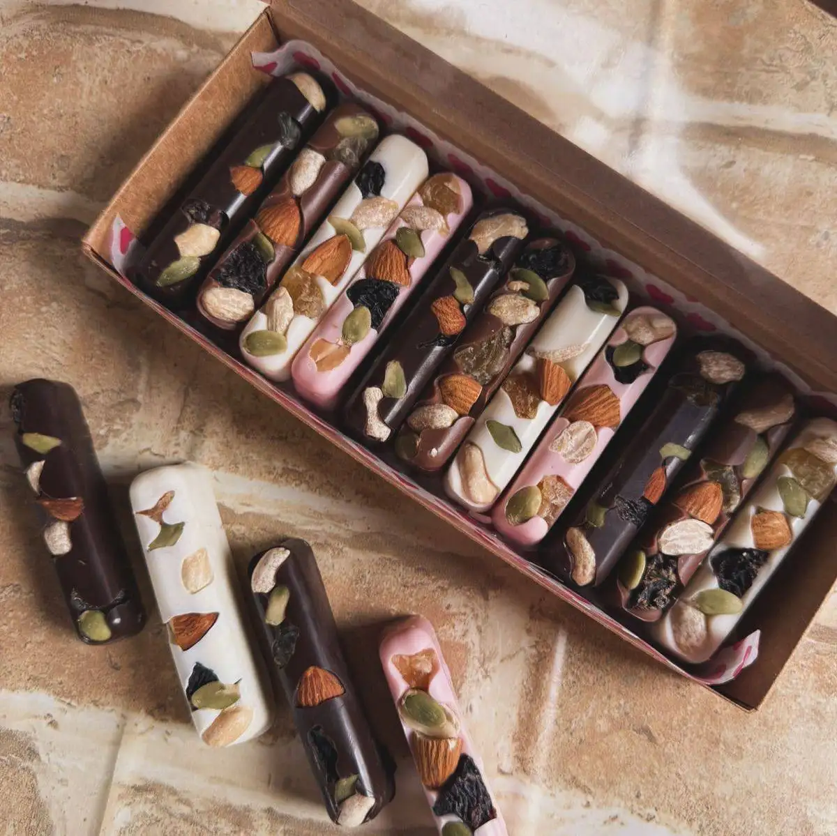 Клубника в шоколаде ручной работы - Подарки (Хобби и отдых) в Нефтеюганск