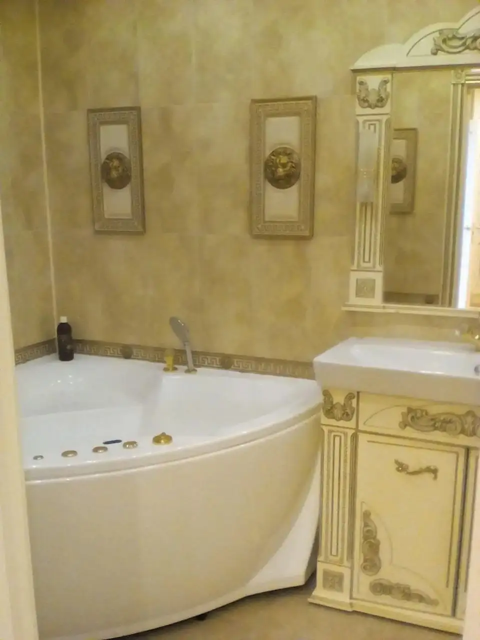 Сдам квартиру в центре Сургута - Аренда квартир (Недвижимость) в Сургут