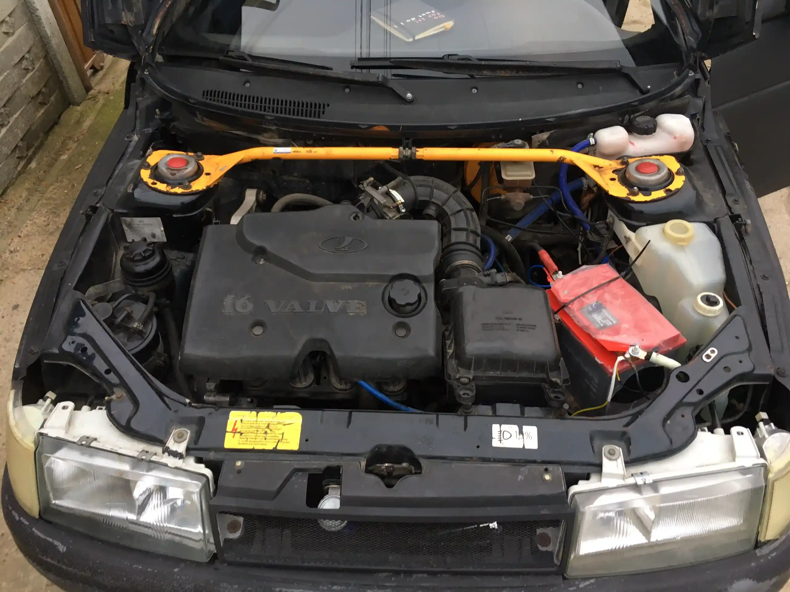 Автомобиль 2008 года с гуром