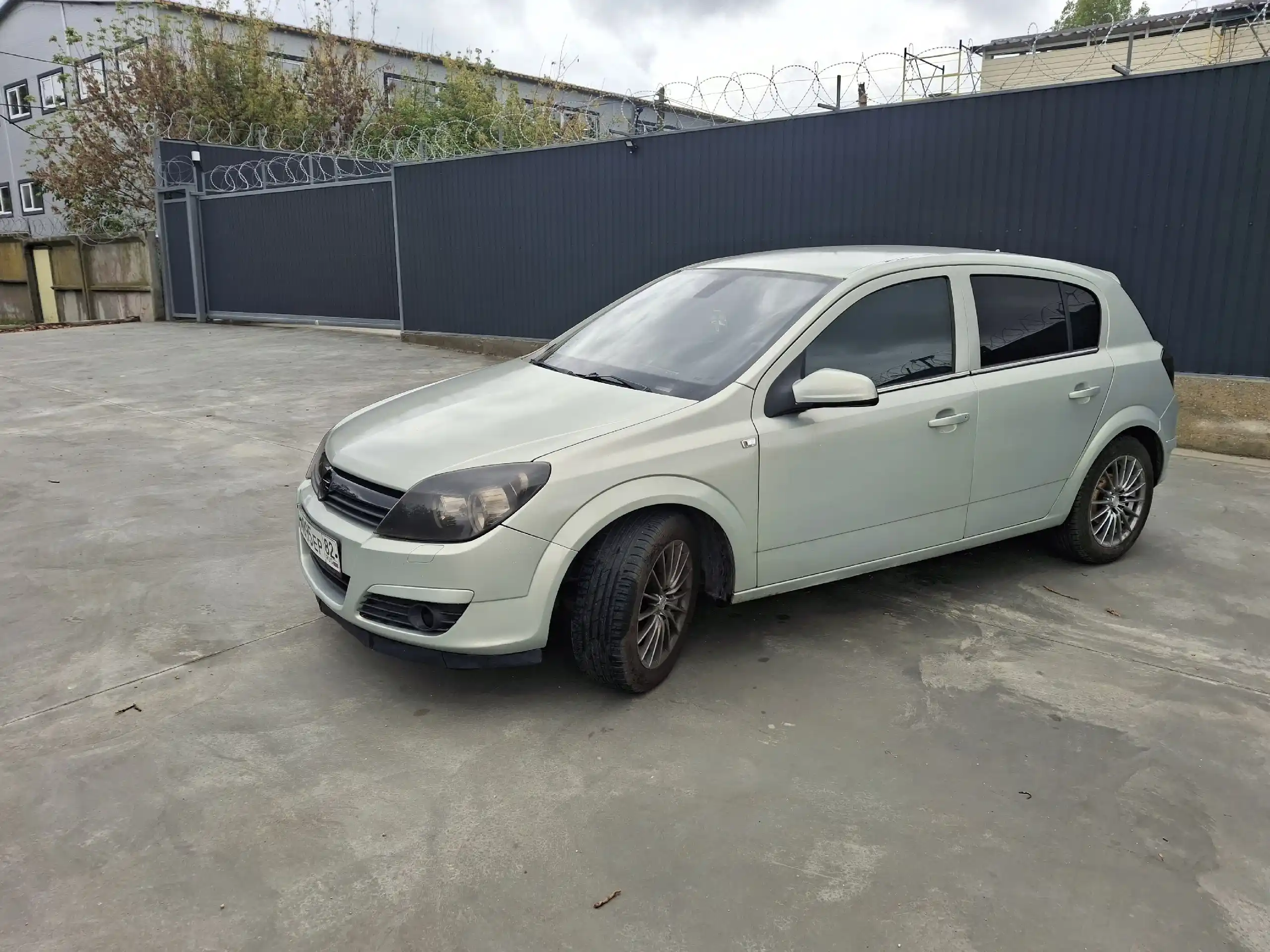 Продам автомобиль 2004г 1.6 мотор - Госномера в Севастополь