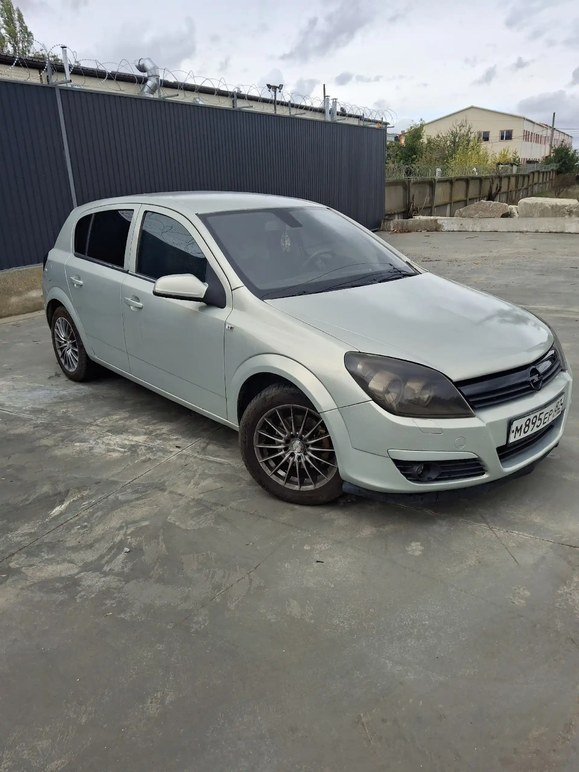 Продам автомобиль 2004г 1.6 мотор