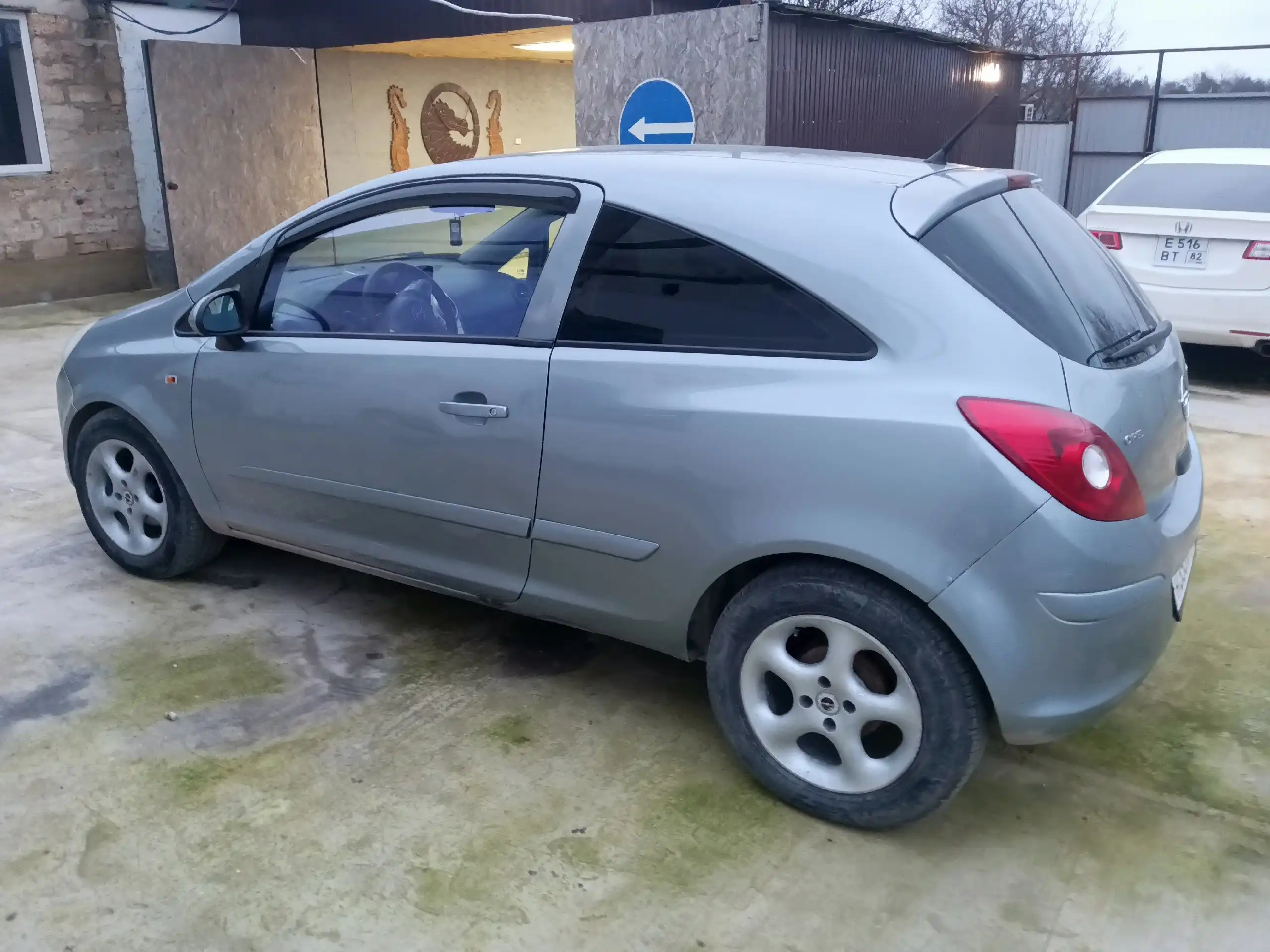 Продам автомобиль 1.2 2007 года