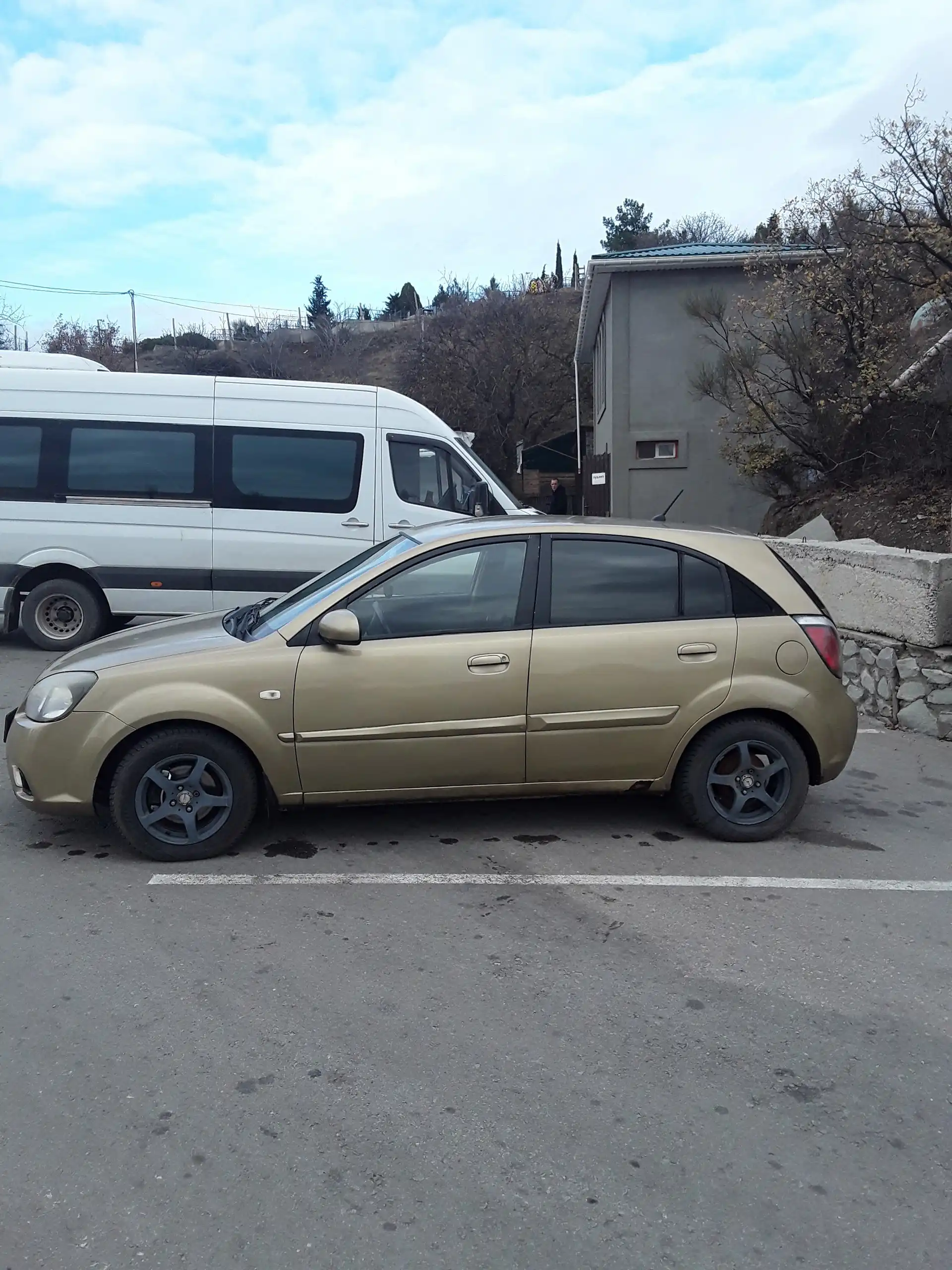 Продажа KIA Rio II рестайлинг 2010 года, хэтчбек 5-дв.