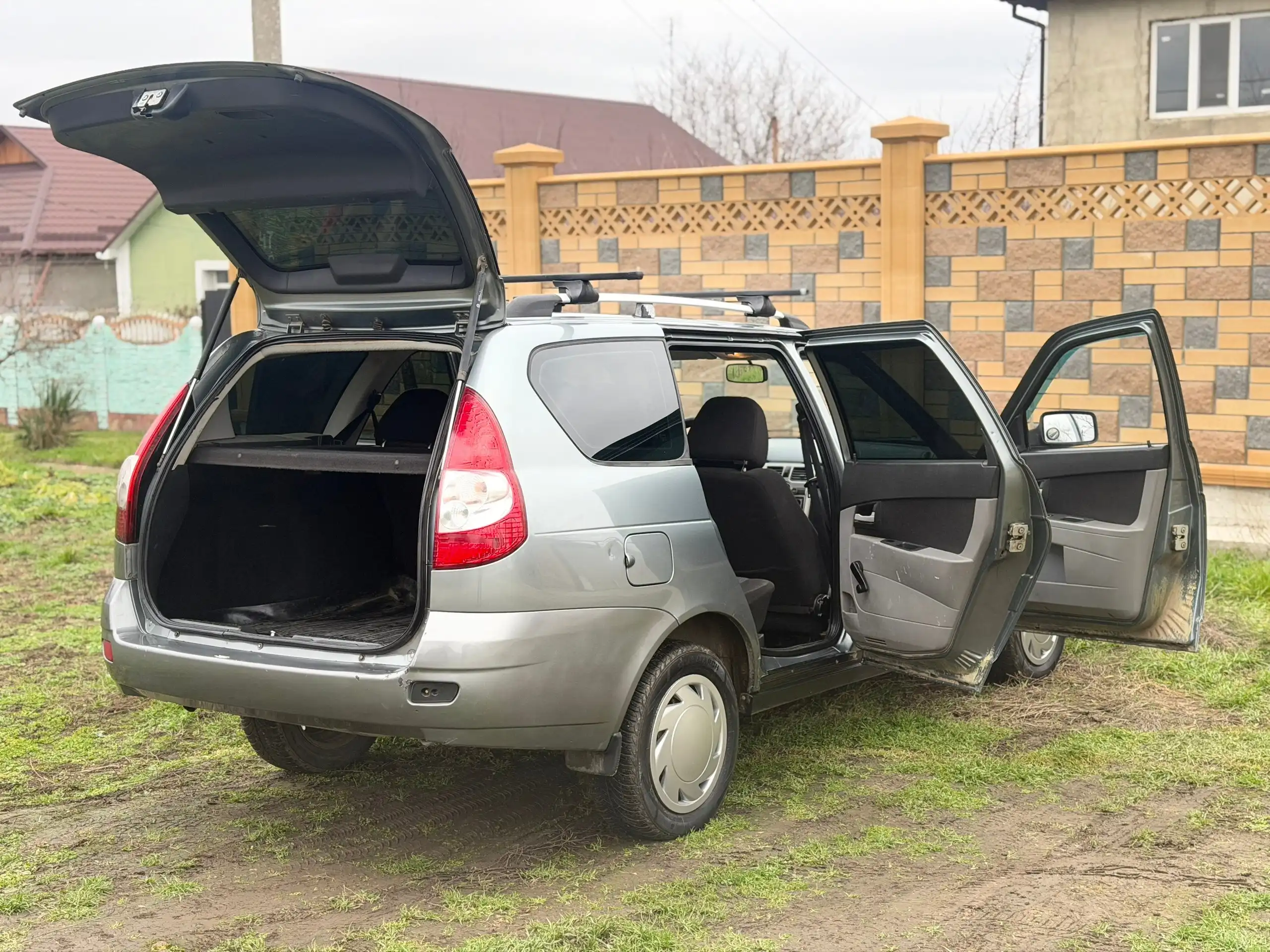 Автомобиль на очень хорошем ходу 2010 года