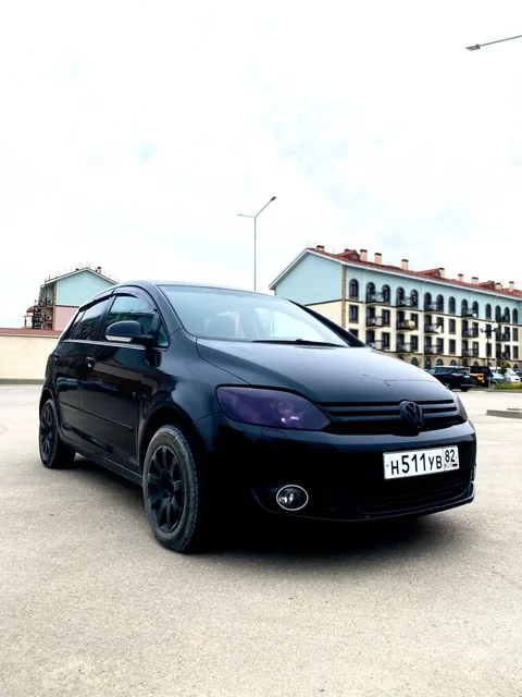 Volkswagen Golf 2009 года в Евпатории - Запчасти в Евпатория