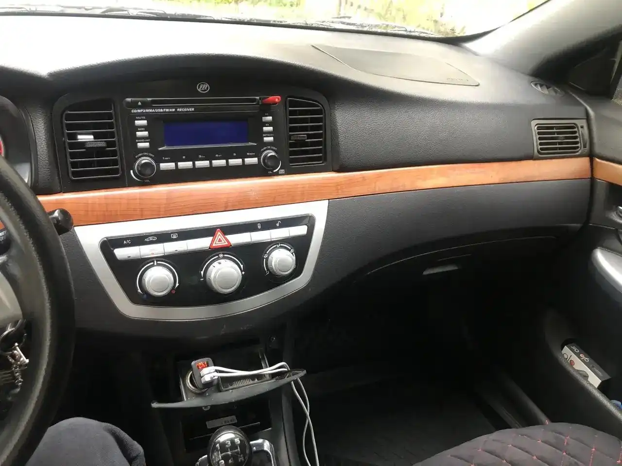 Продам Lifan Solano 1.6 МТ 2012 года