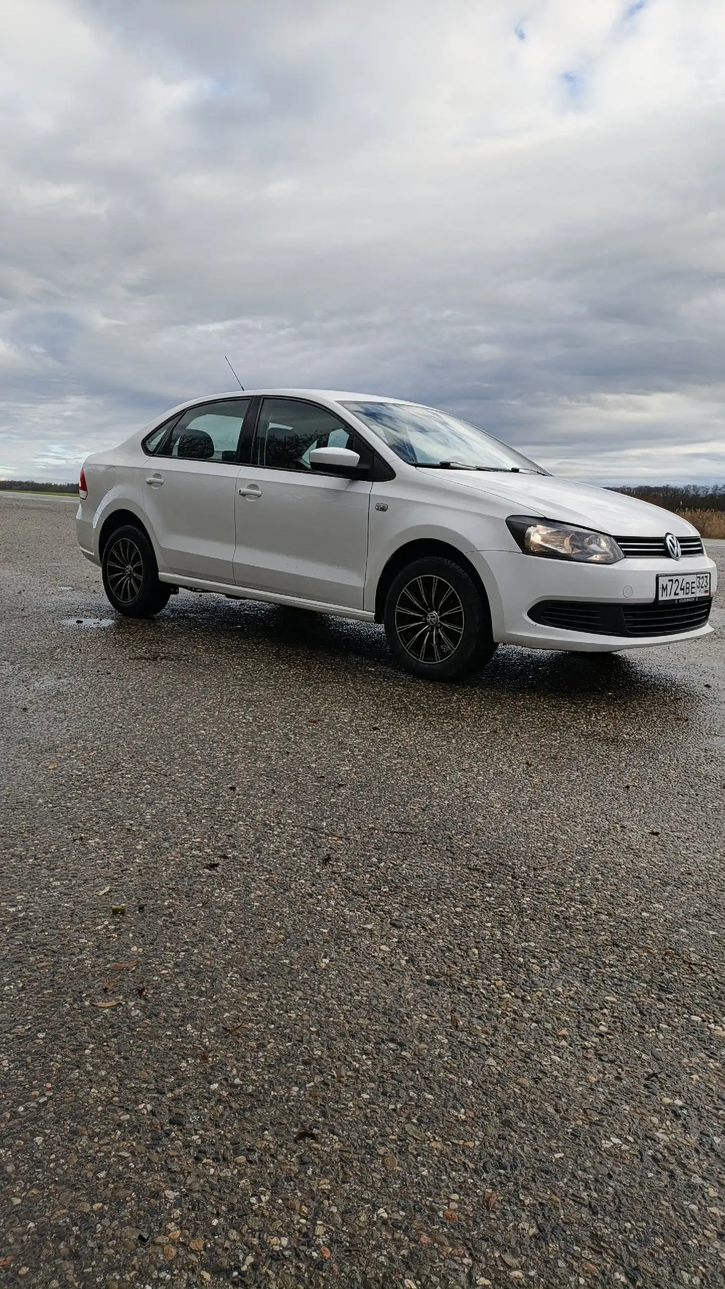 Продам Volkswagen Polo 2012 года, 1.6, автомат, 230 тыс. км