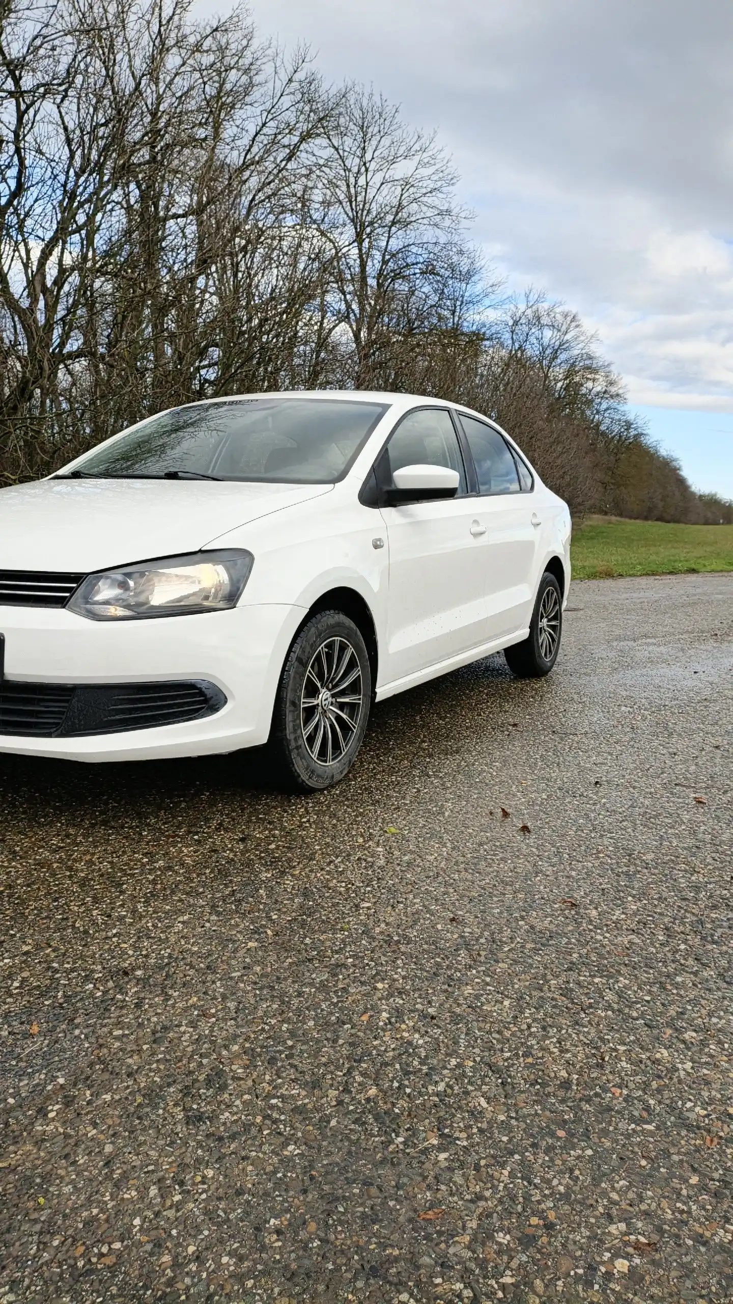 Продам Volkswagen Polo 2012 года, 1.6, автомат, 230 тыс. км