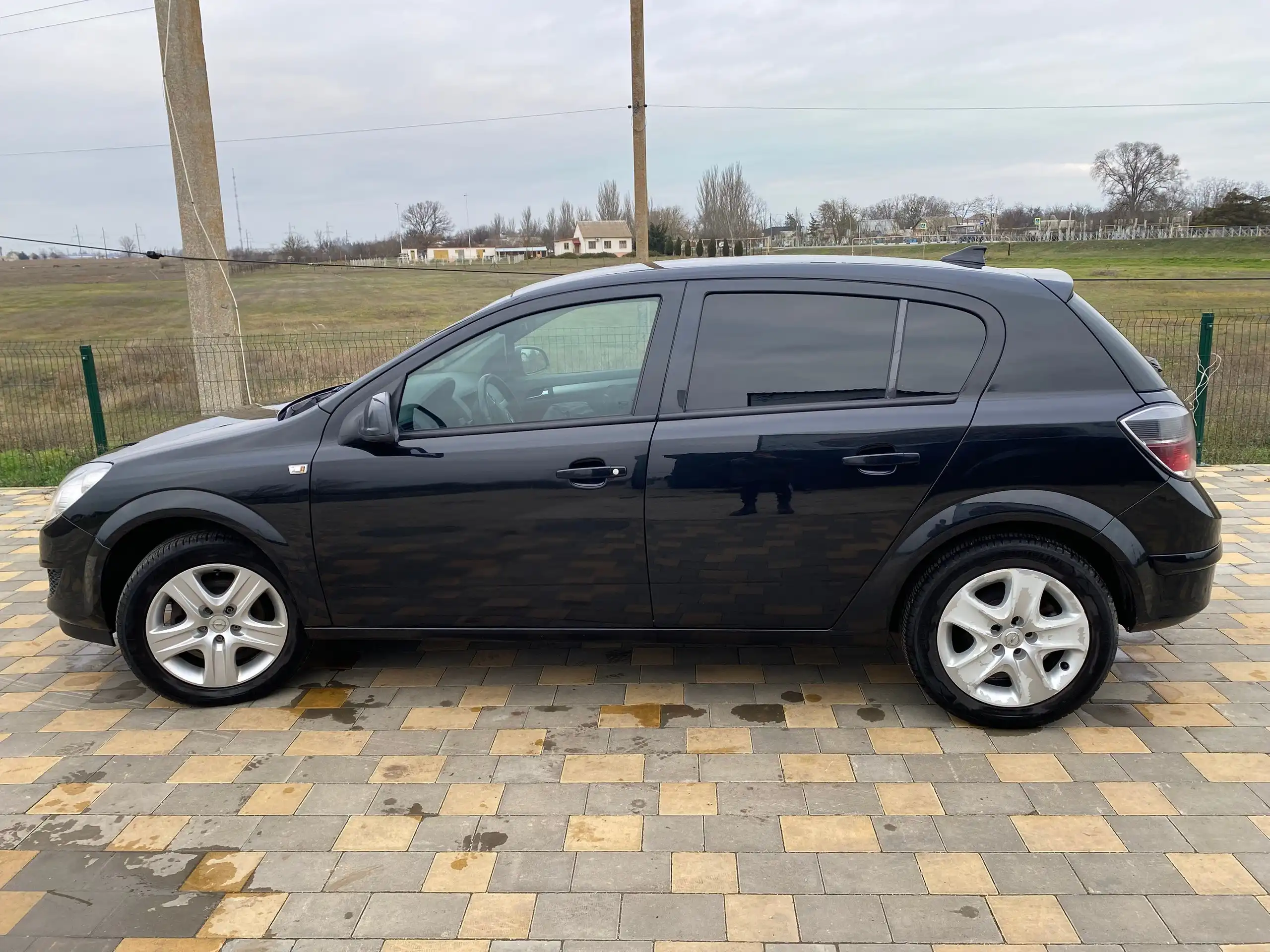 Продам Opel 2012 года выпуска