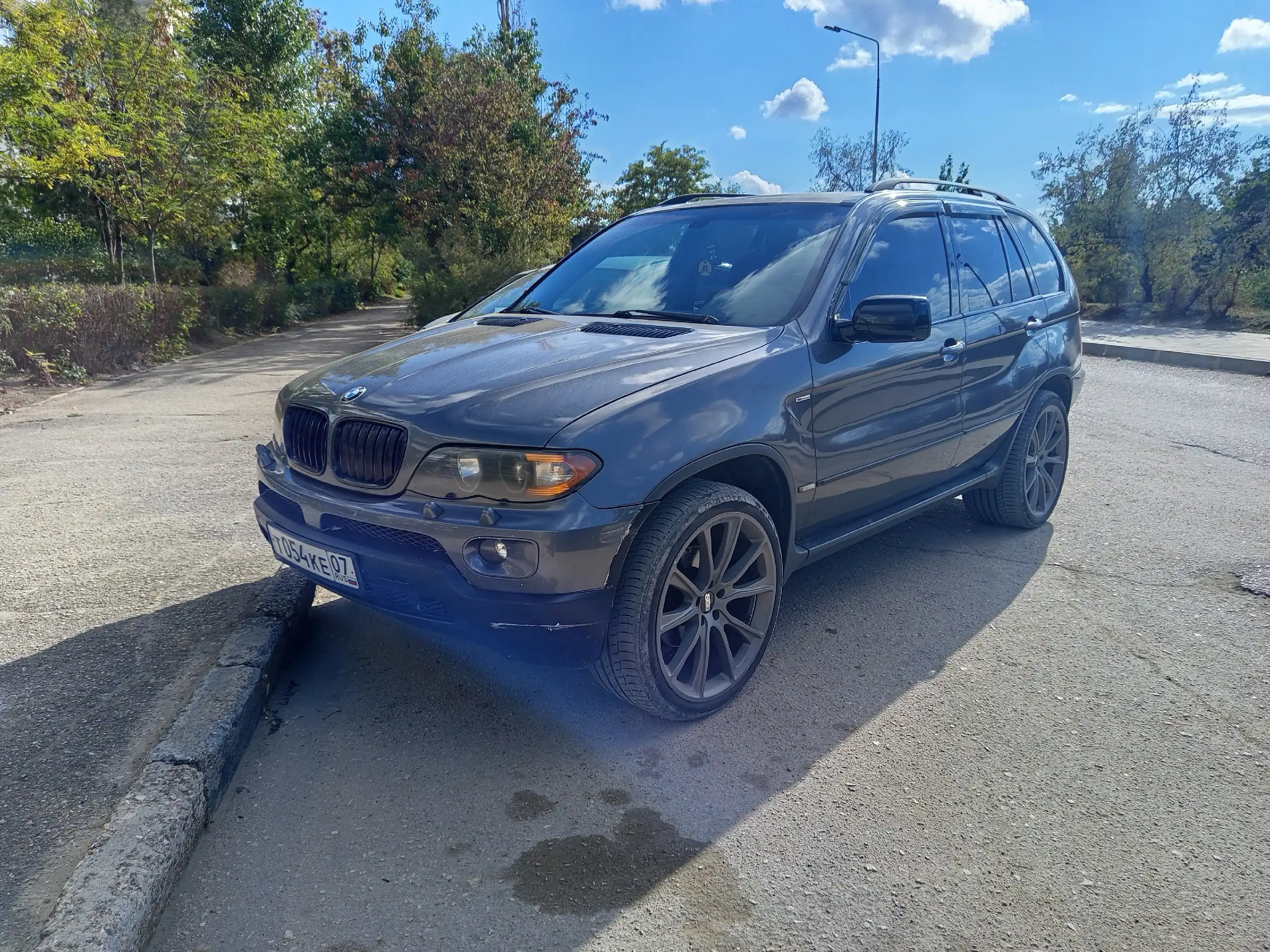 Продам BMW X5 2003 года с газовым оборудованием