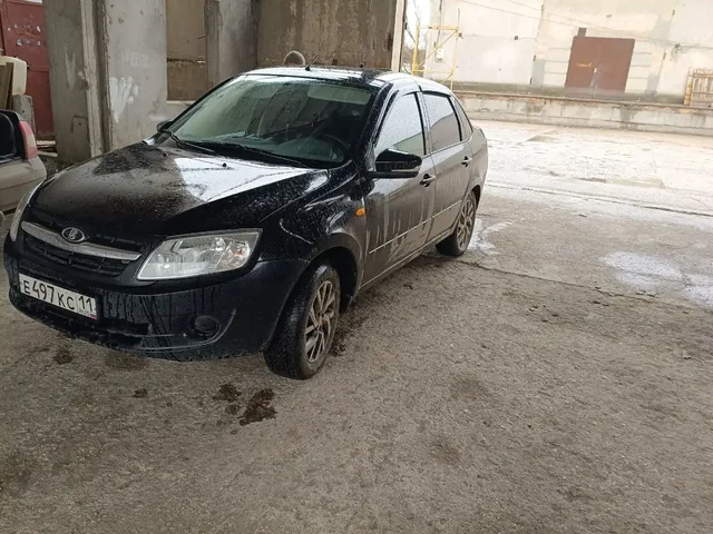 Продам автомобиль 2014 года в отличном состоянии - Запчасти в Красноперекопск