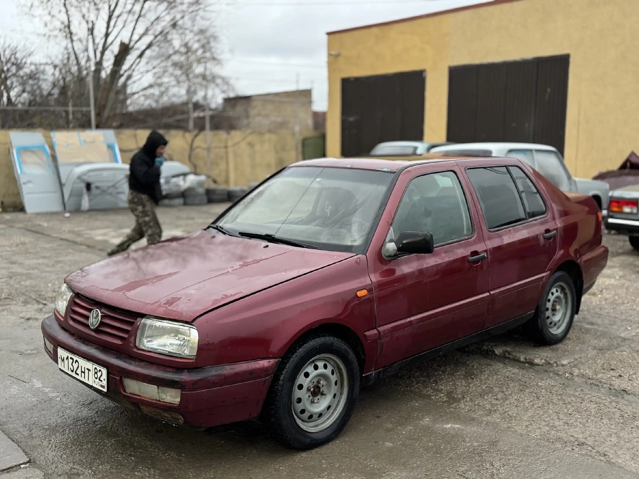 Продажа автомобиля Volkswagen Vento 1996 года