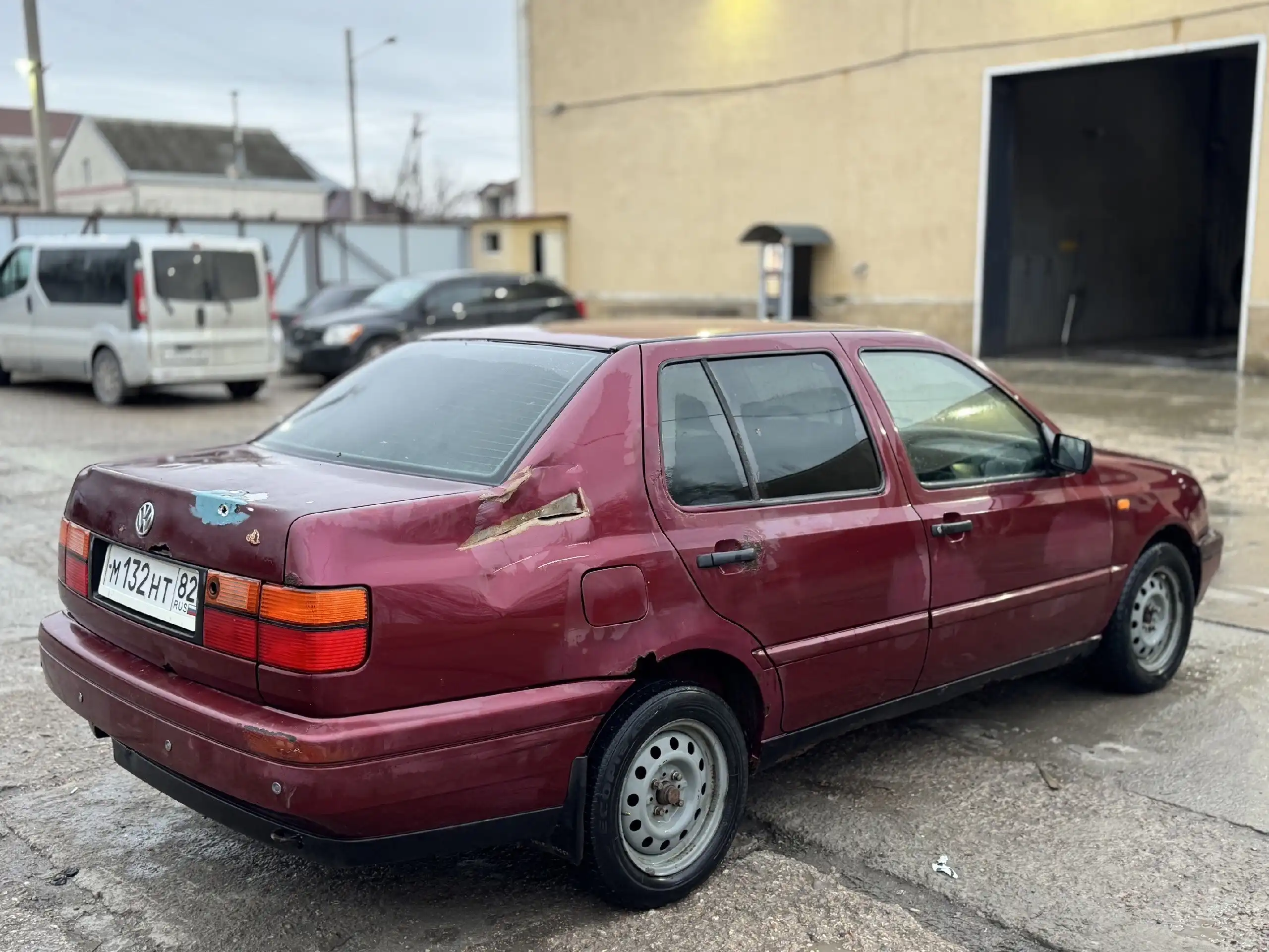 Продажа автомобиля Volkswagen Vento 1996 года