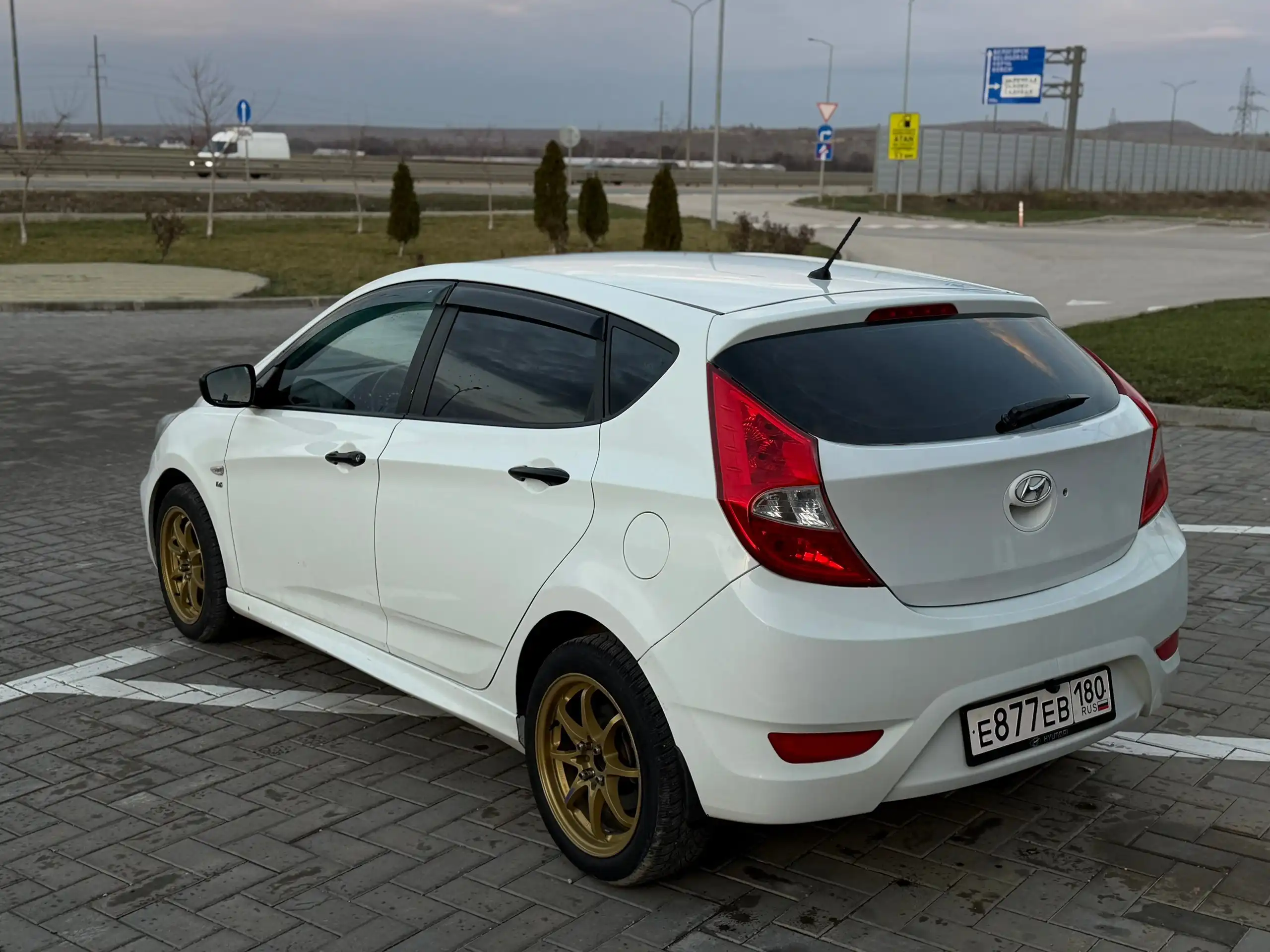 Hyundai Solaris 2011 года, автомат, 212 тыс. км - Легковые автомобили (Авто) в Зуя