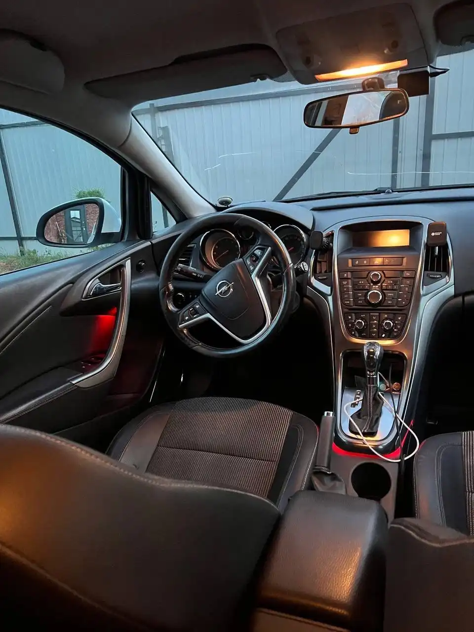 Продам Опель Астра J 2011 года - Авто в Севастополь