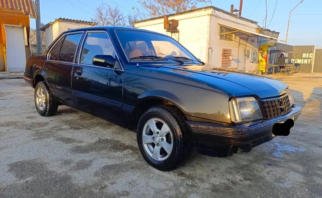 Продается Опель Аскона 1988 года - Легковые автомобили в Красноперекопск