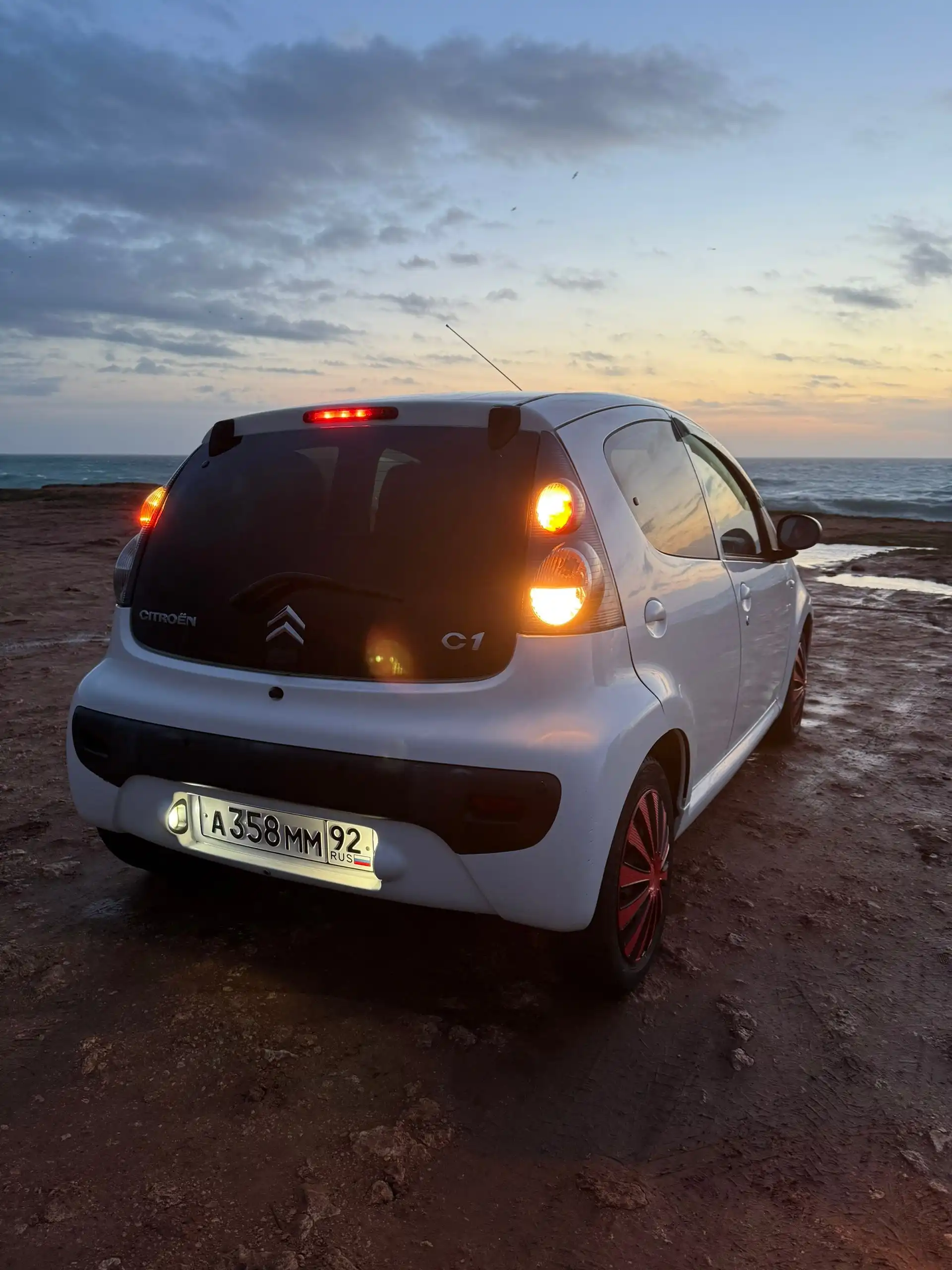 Продажа автомобиля Toyota 2011 года в Севастополе - Авто в Севастополь