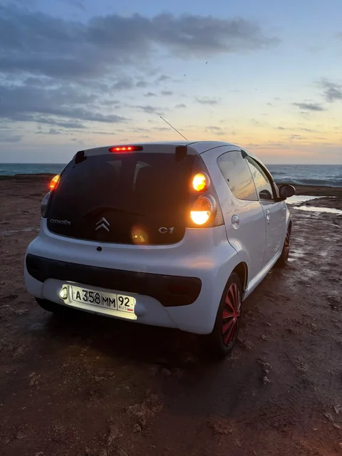 Продажа автомобиля Toyota 2011 года в Севастополе - частное объявление в Севастополь