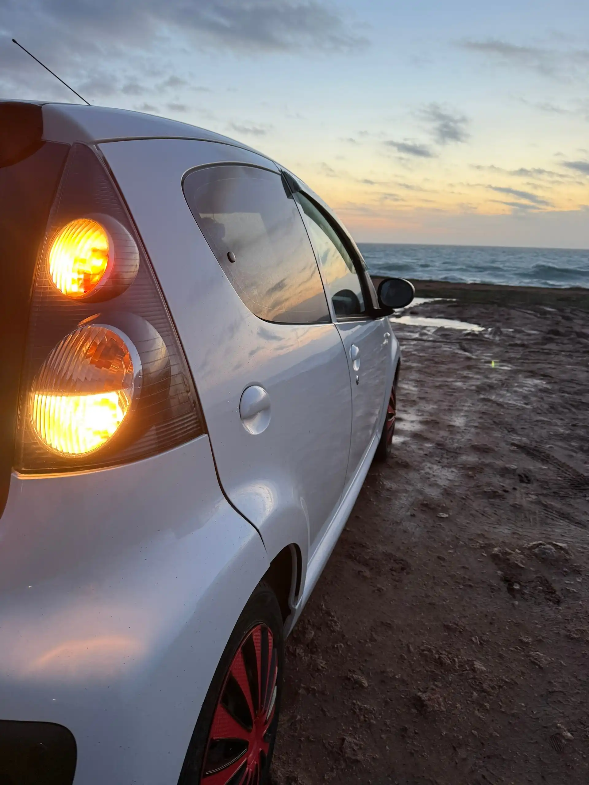 Продажа автомобиля Toyota 2011 года в Севастополе - Авто в Севастополь