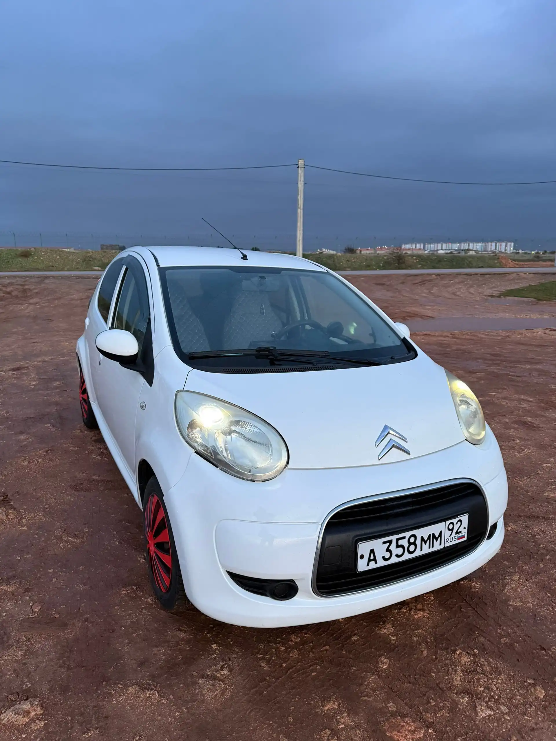 Продажа автомобиля Toyota 2011 года в Севастополе - Авто в Севастополь