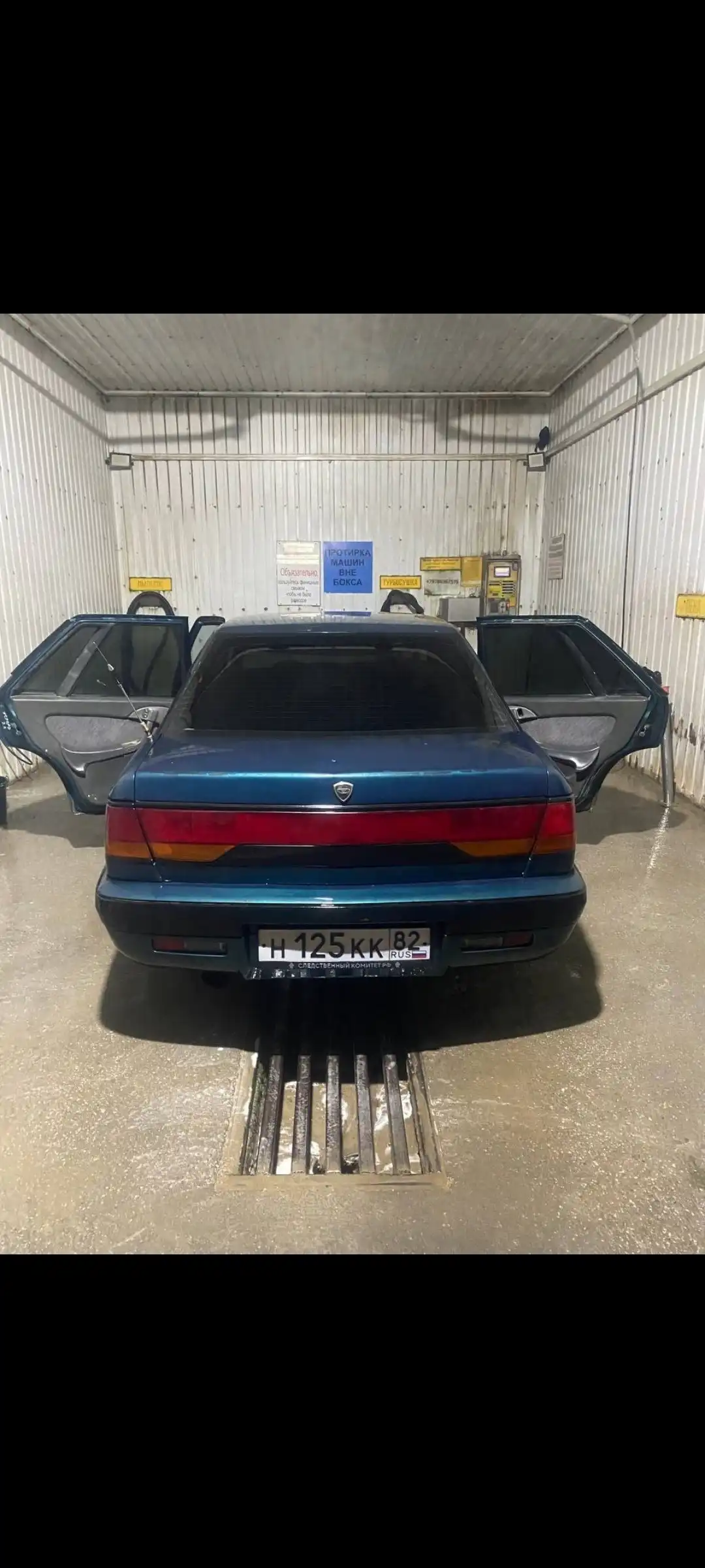 Продажа автомобиля 2 литра 8 клоп инжектор - Авто в Симферополь