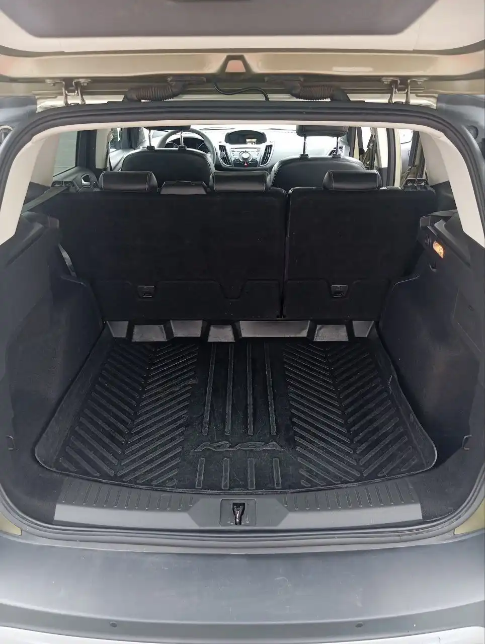 Продажа автомобиля Ford Kuga 2013 года - Авто в Севастополь