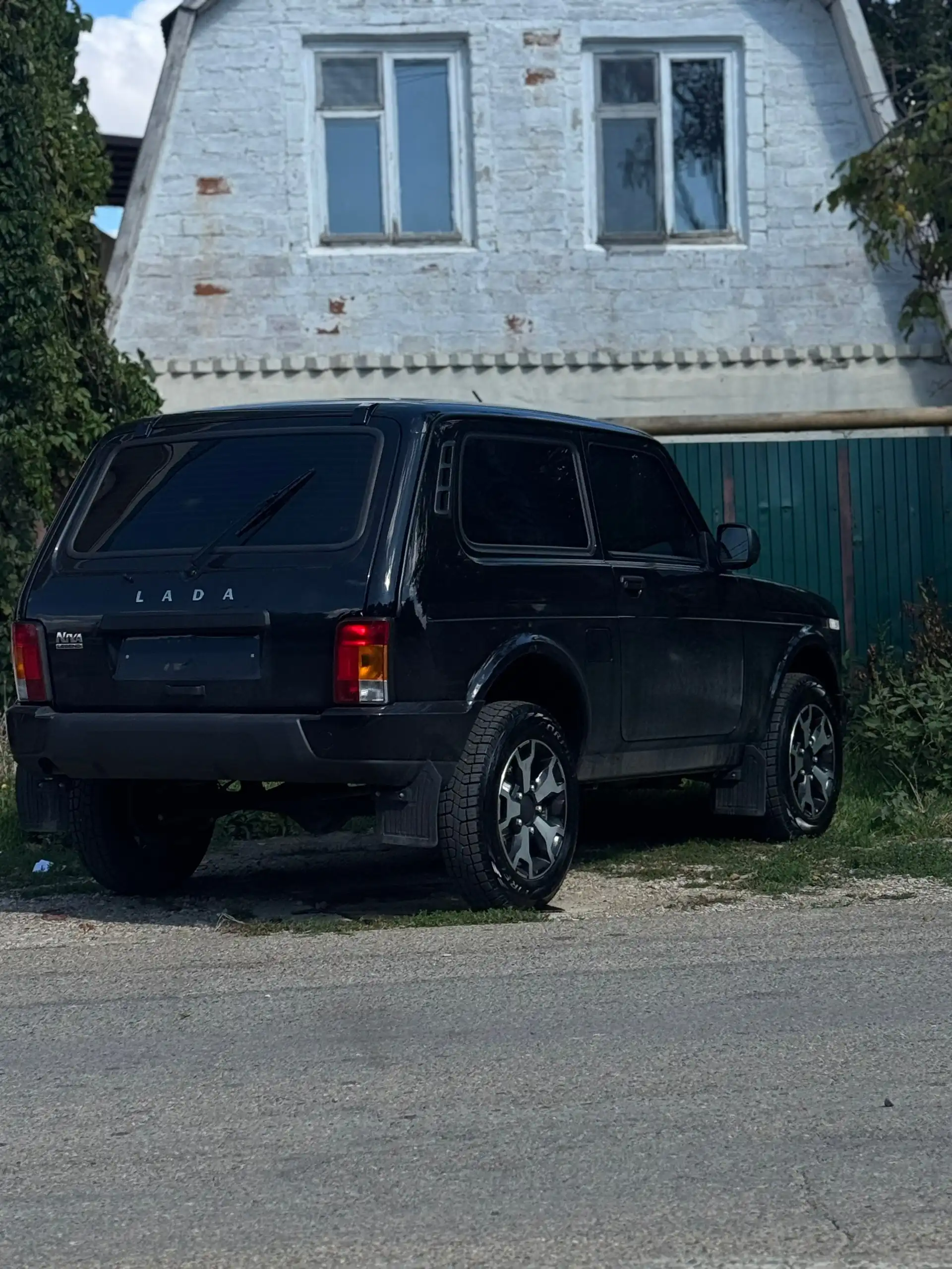 Продам Ниву 2025 года с пробегом 17000 км - Легковые автомобили (Авто) в Симферополь