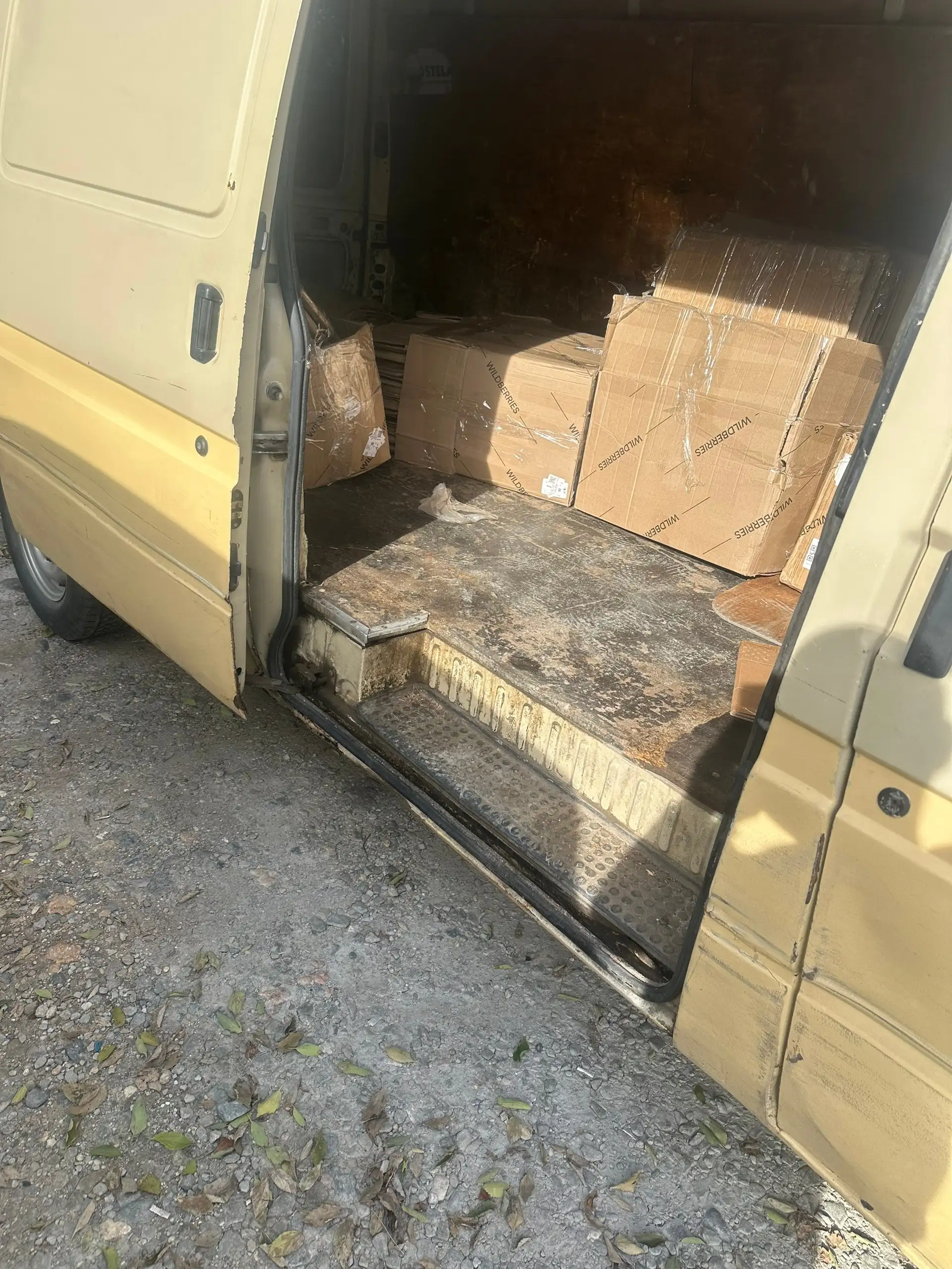 Продам автомобиль Форд Транзит 1995 года - Грузовики и фургоны (Авто) в Симферополь