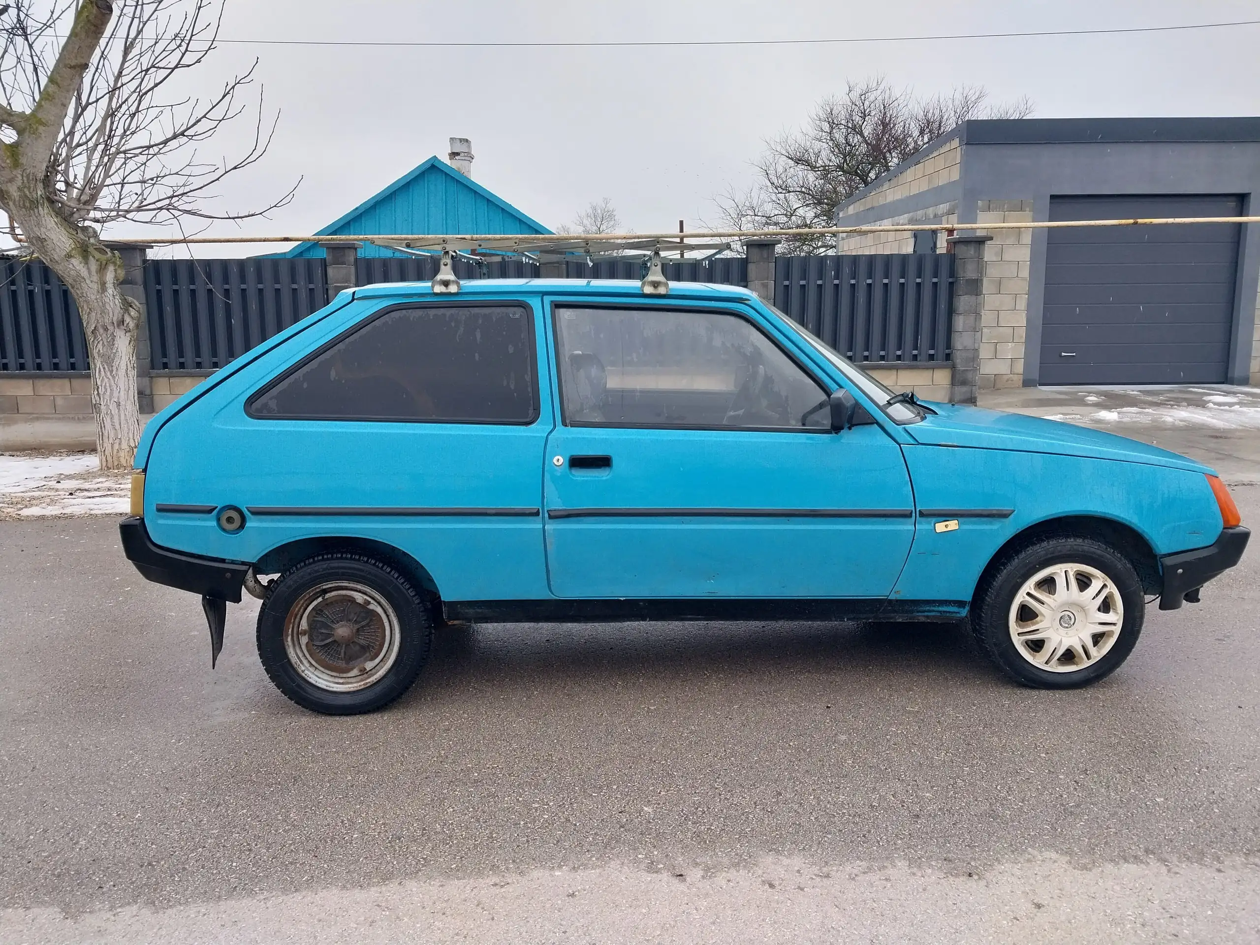 Продам ВАЗ 2107 (Таврия) на ходу с фаркопом и багажником - Легковые автомобили (Авто) в Севастополь