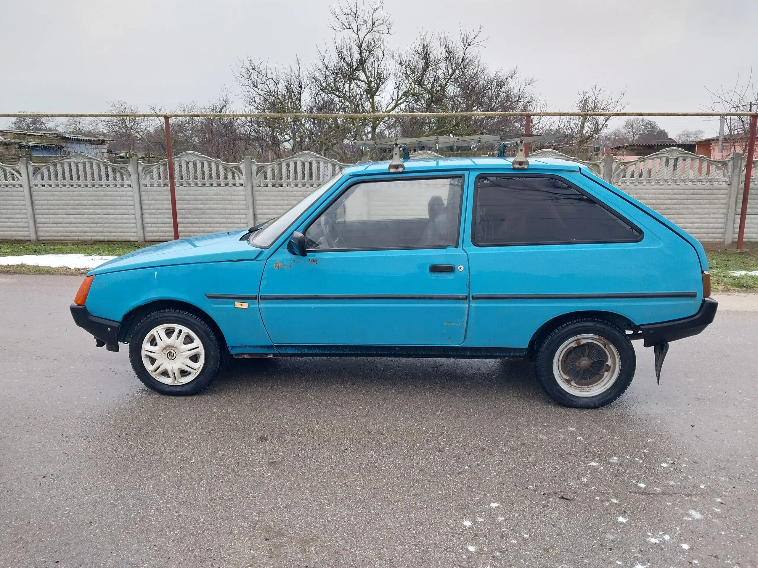 Продам ВАЗ 2107 (Таврия) на ходу с фаркопом и багажником - Легковые автомобили (Авто) в Севастополь