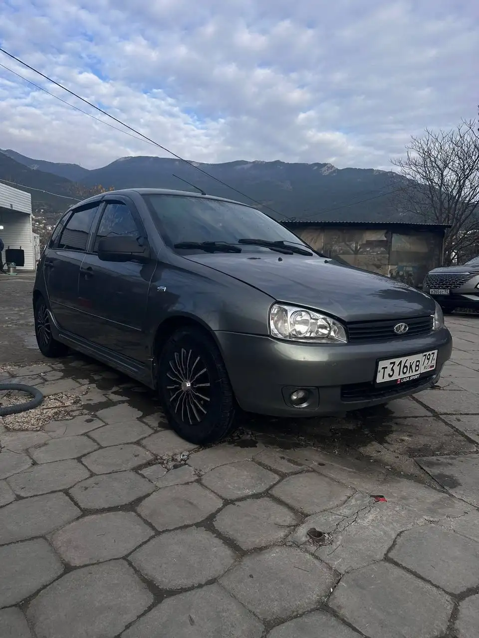 Продажа автомобиля 2010 года, комплектация люкс, 16 клапанов - Авто в Ялта