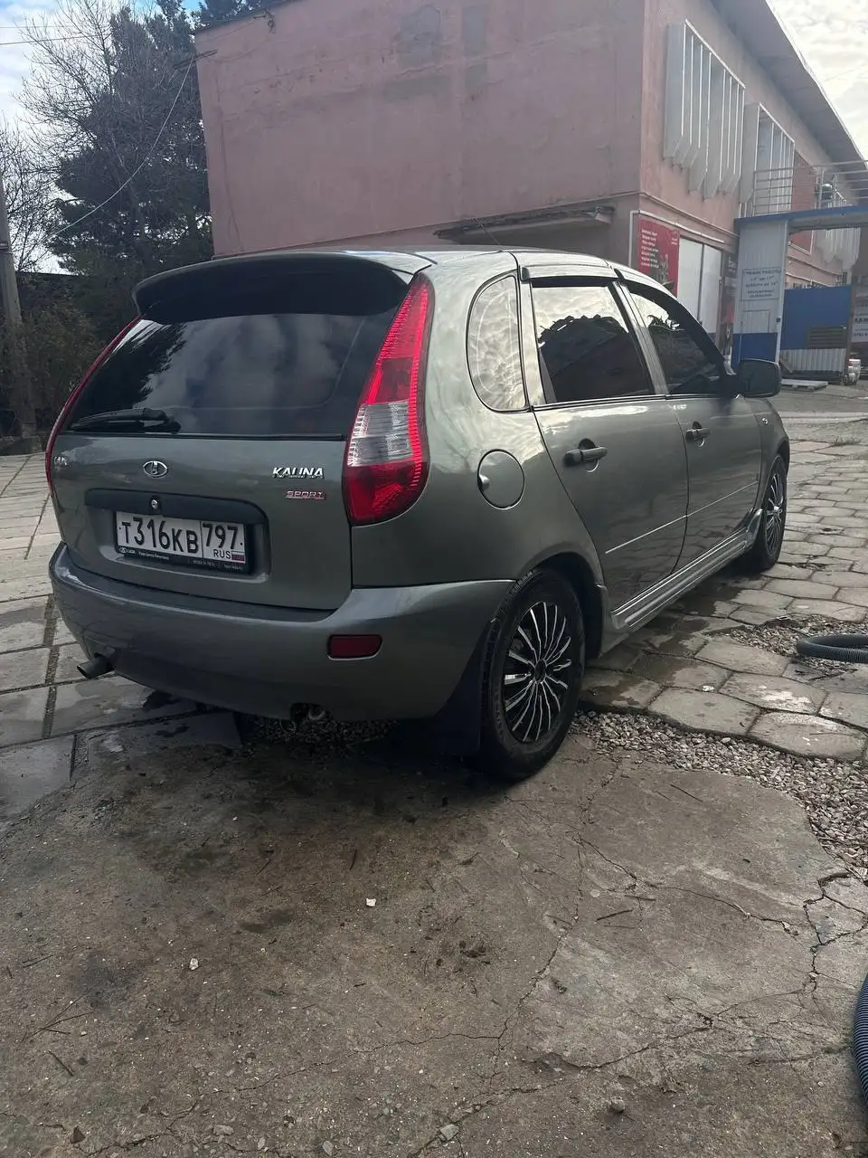 Продажа автомобиля 2010 года, комплектация люкс, 16 клапанов - Авто в Ялта