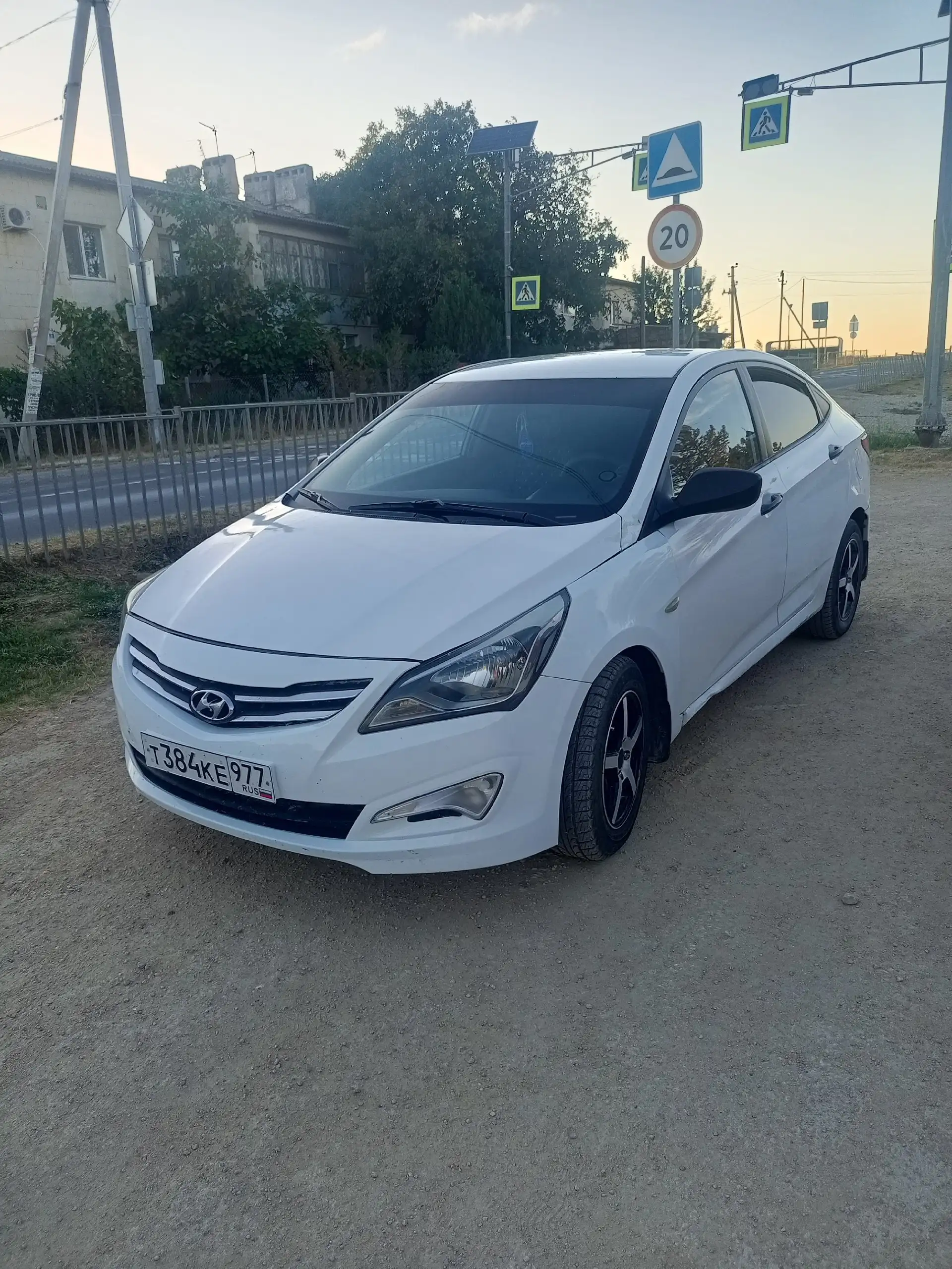 Hyundai Solaris 2015, 1.4 механика - Легковые автомобили (Авто) в Саки