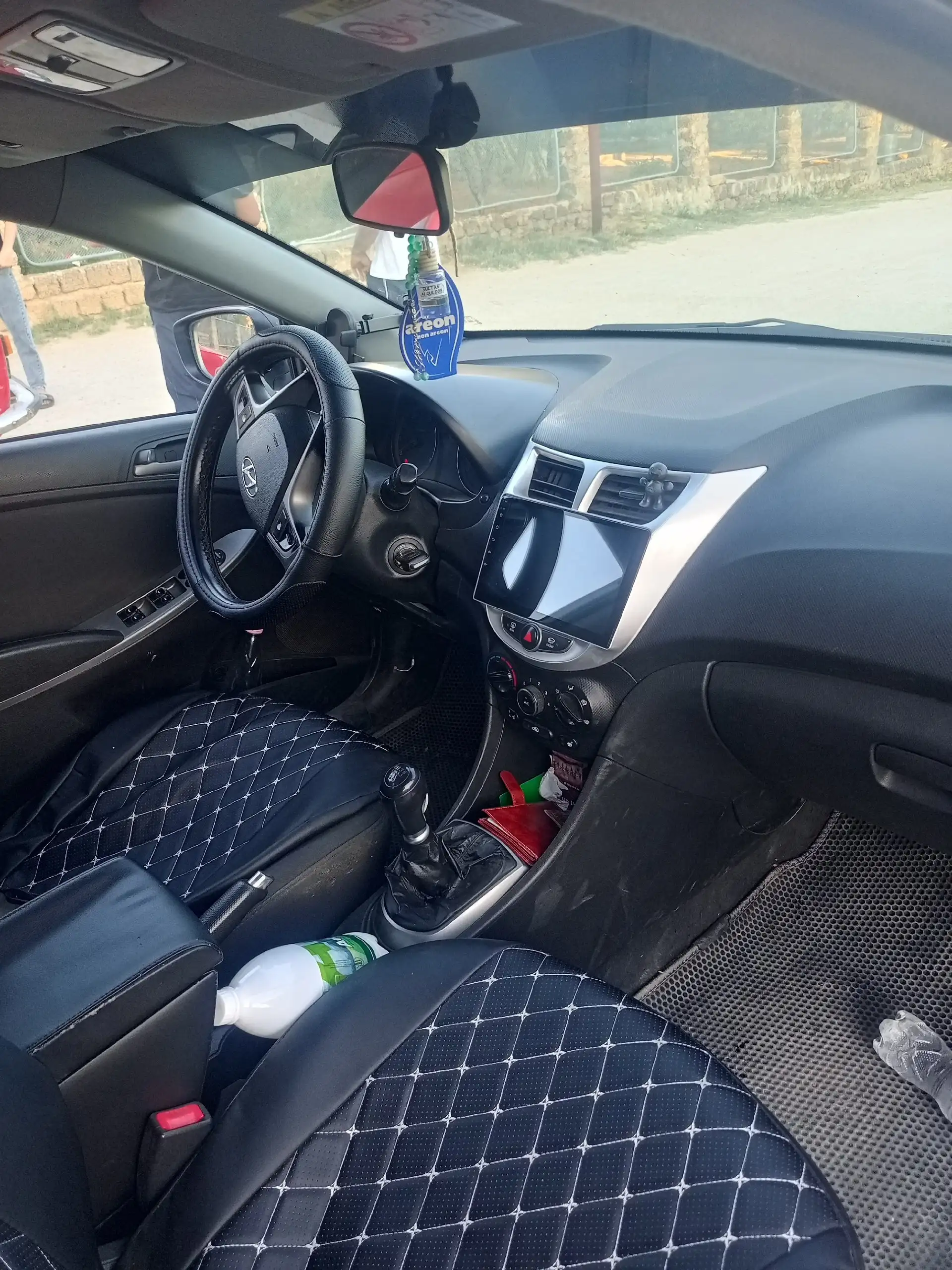 Hyundai Solaris 2015, 1.4 механика - Легковые автомобили (Авто) в Саки