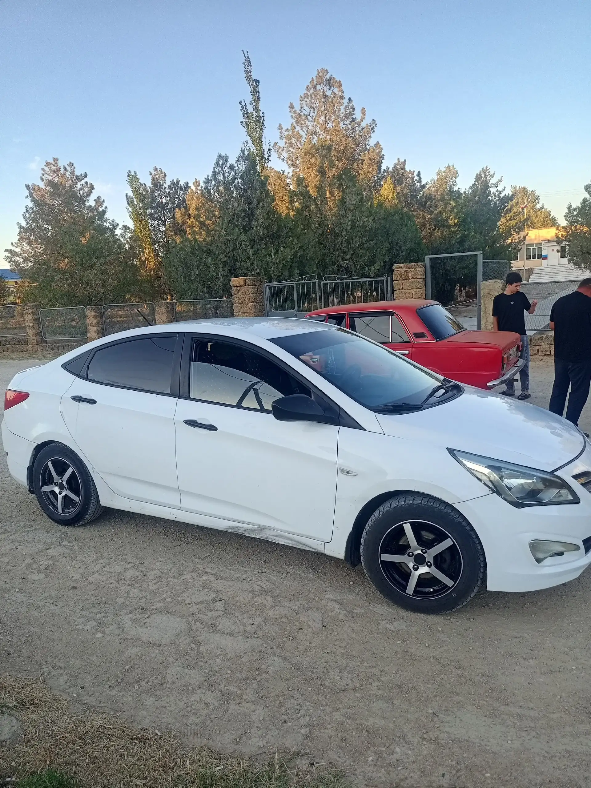 Hyundai Solaris 2015, 1.4 механика - Легковые автомобили (Авто) в Саки